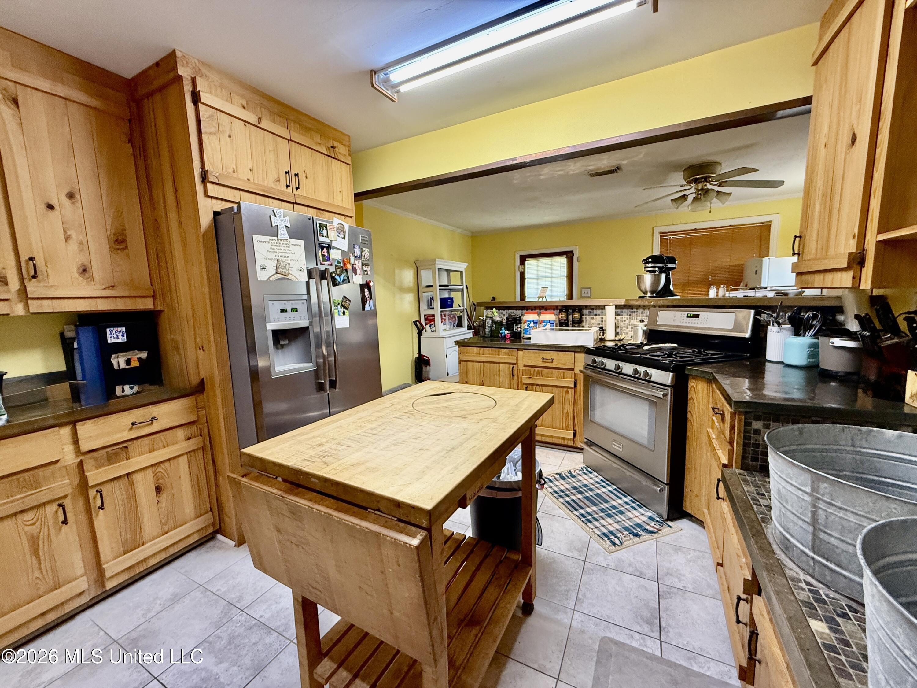 903 Kenwood Lane Property Photo 8