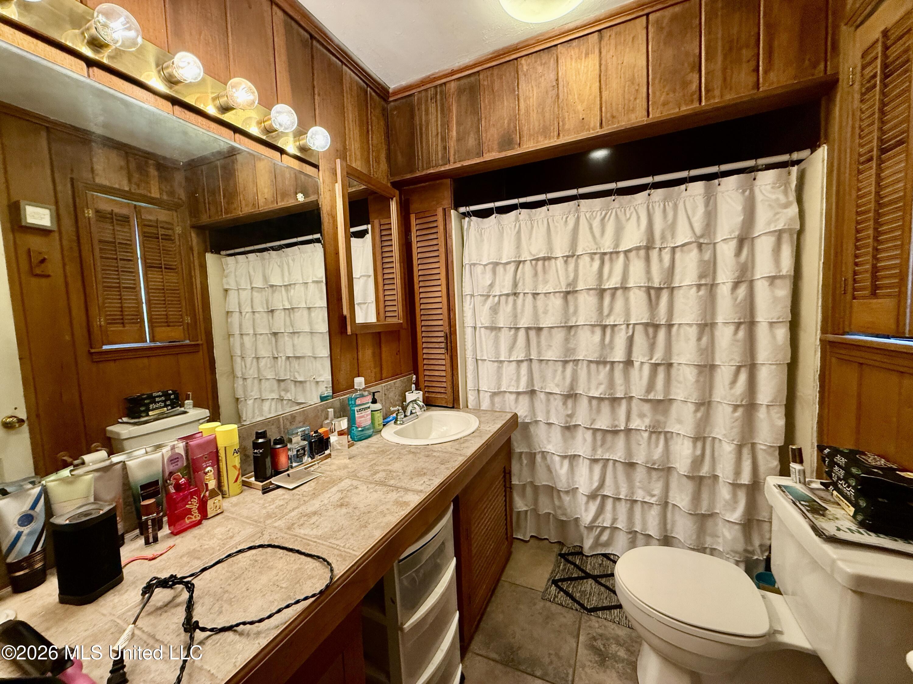 903 Kenwood Lane Property Photo 16