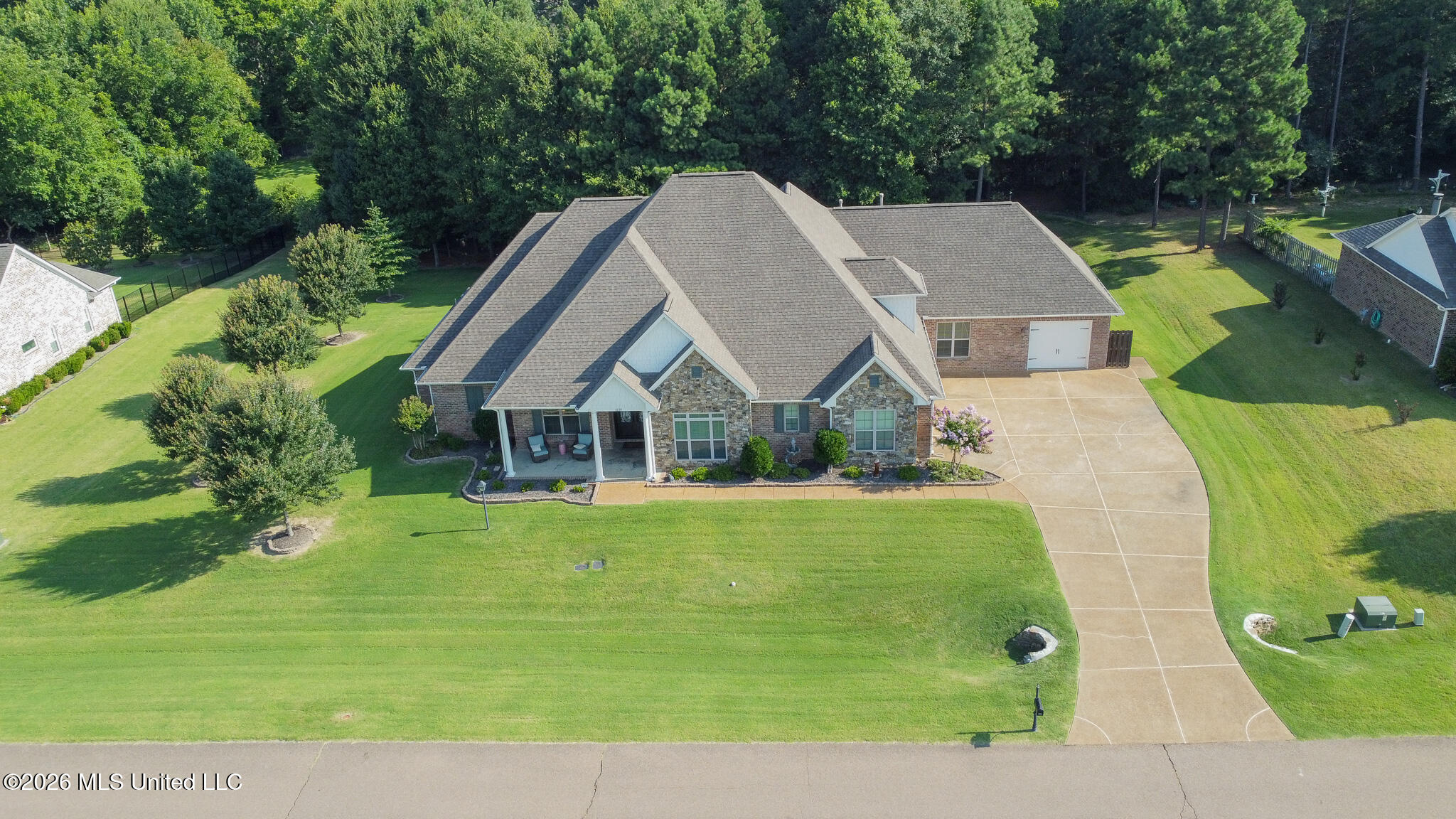 4650 Pleasant Breeze Drive Property Photo 3