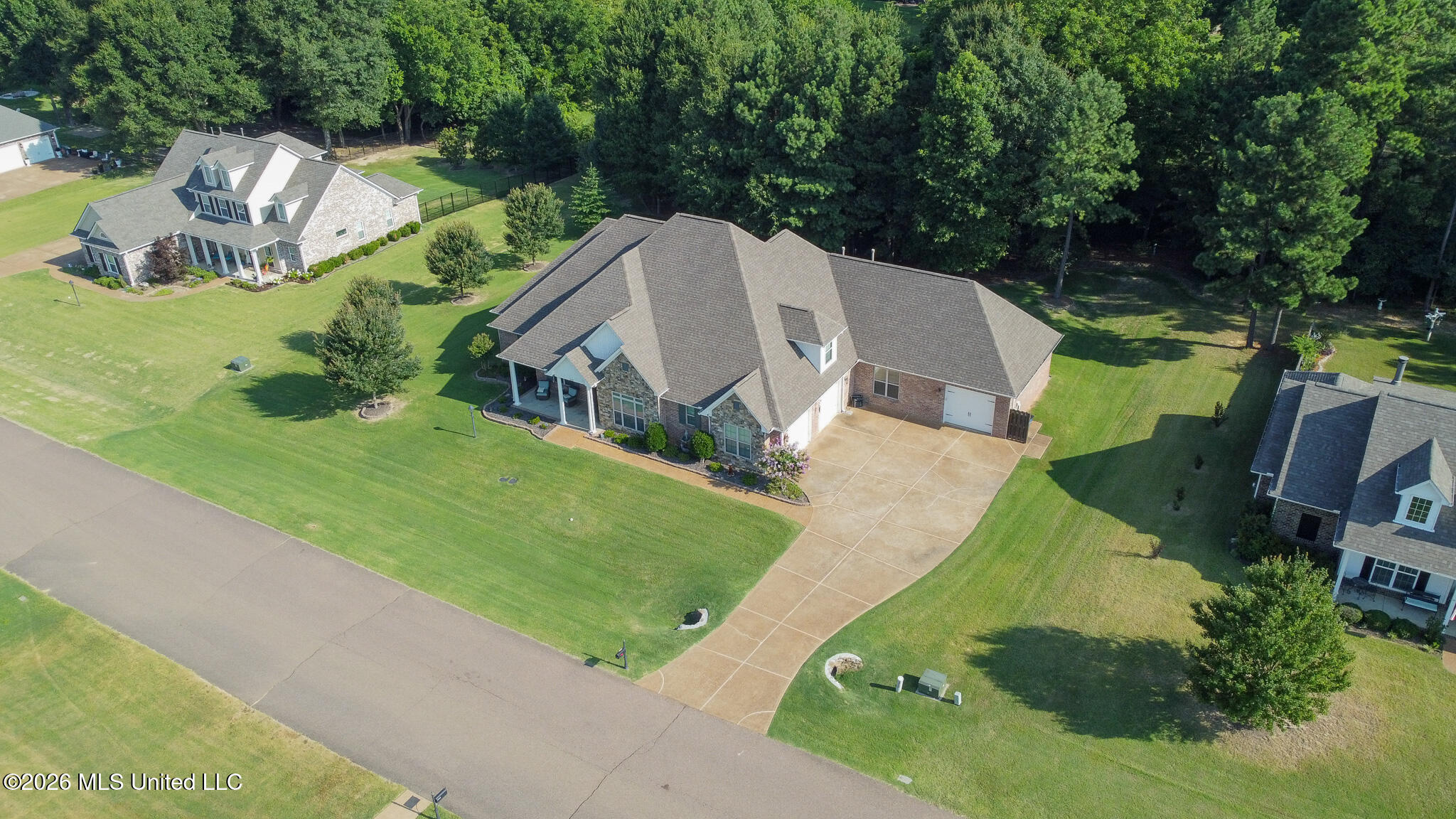 4650 Pleasant Breeze Drive Property Photo 4