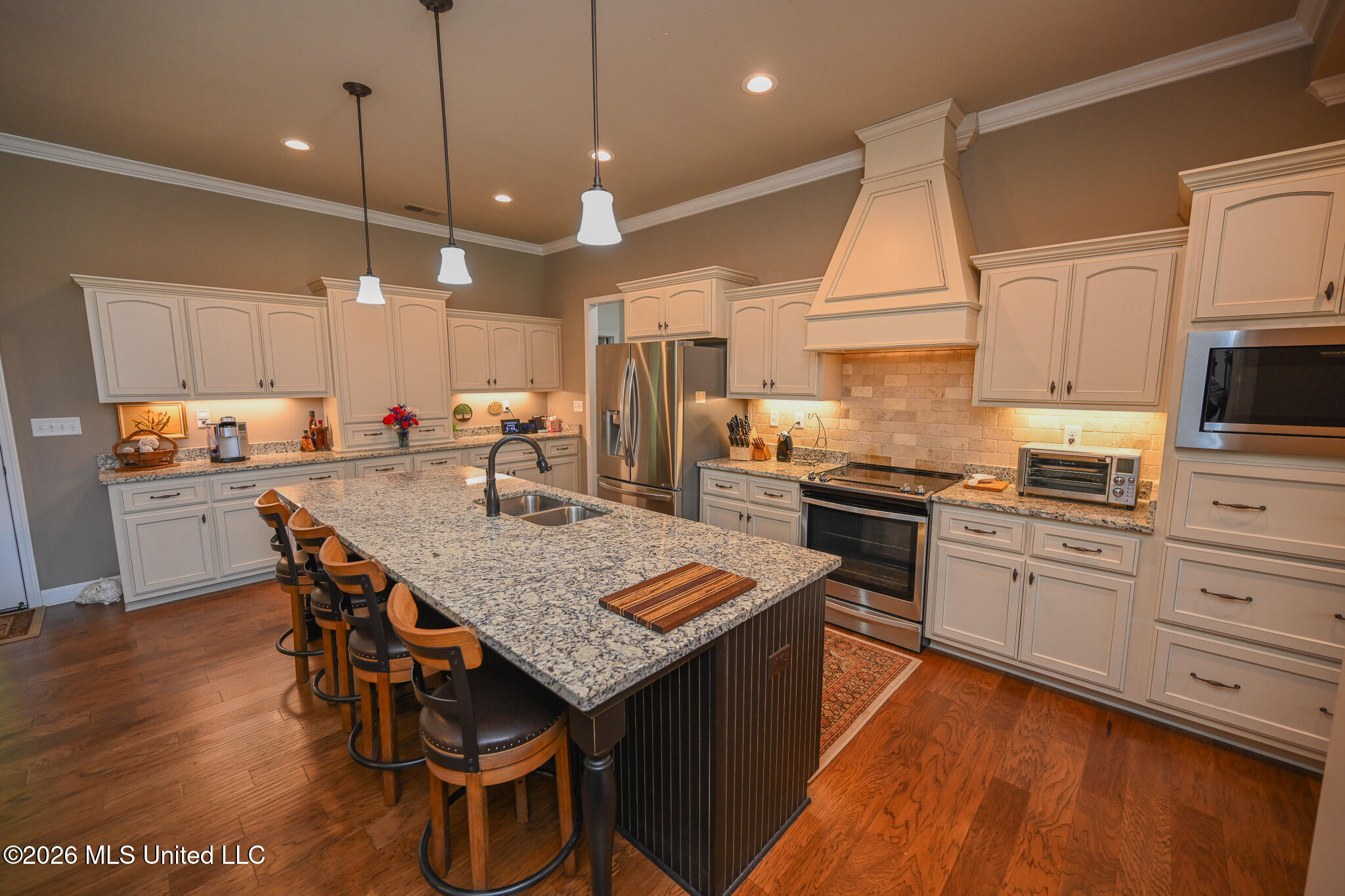 4650 Pleasant Breeze Drive Property Photo 8