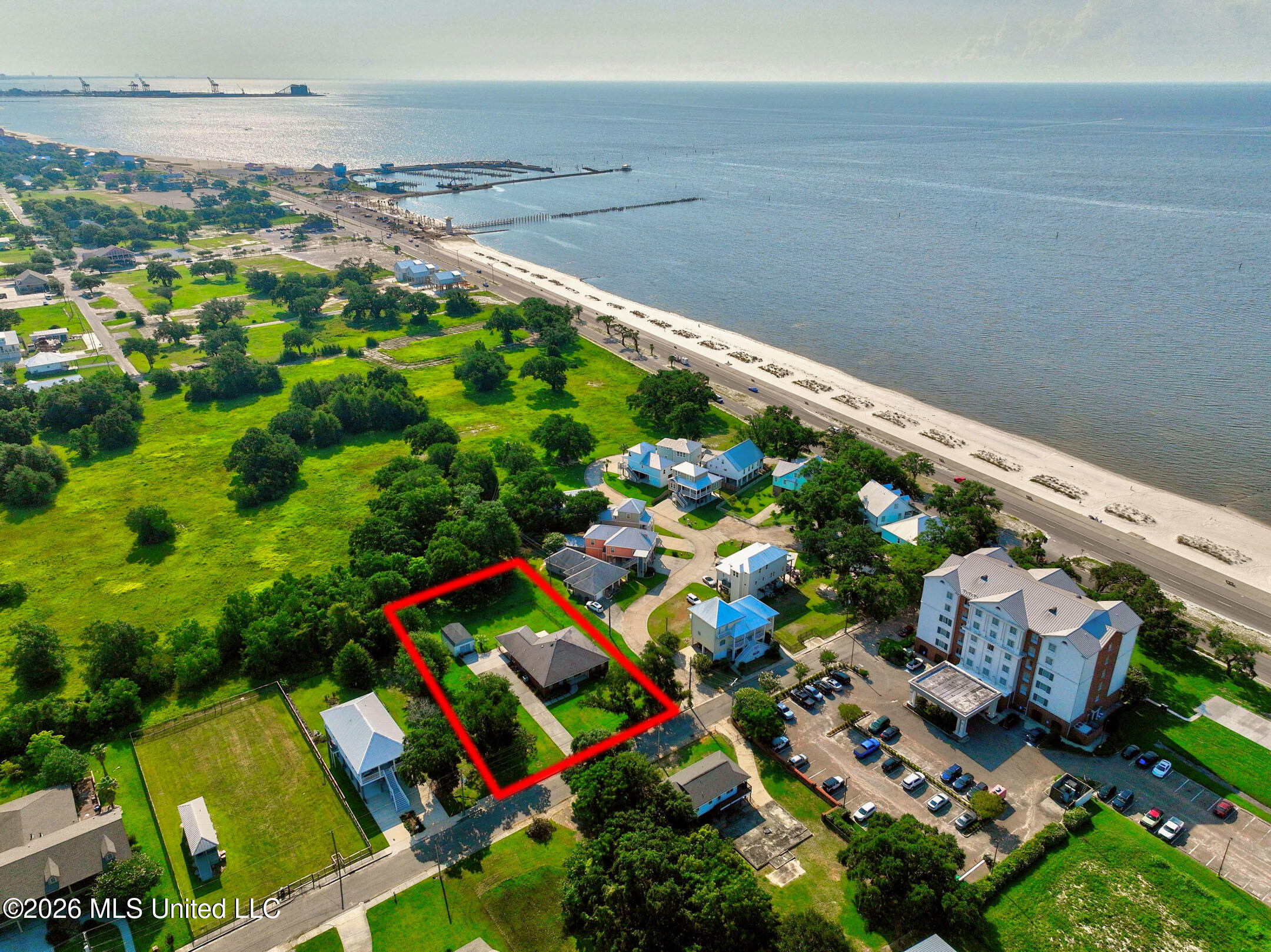 447 Russell Avenue Property Photo 4