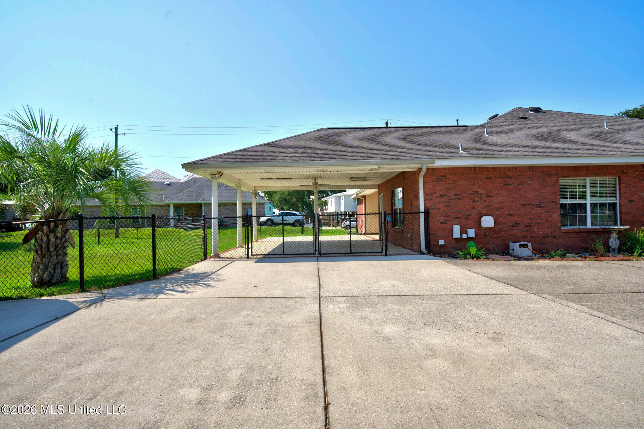 447 Russell Avenue Property Photo 7