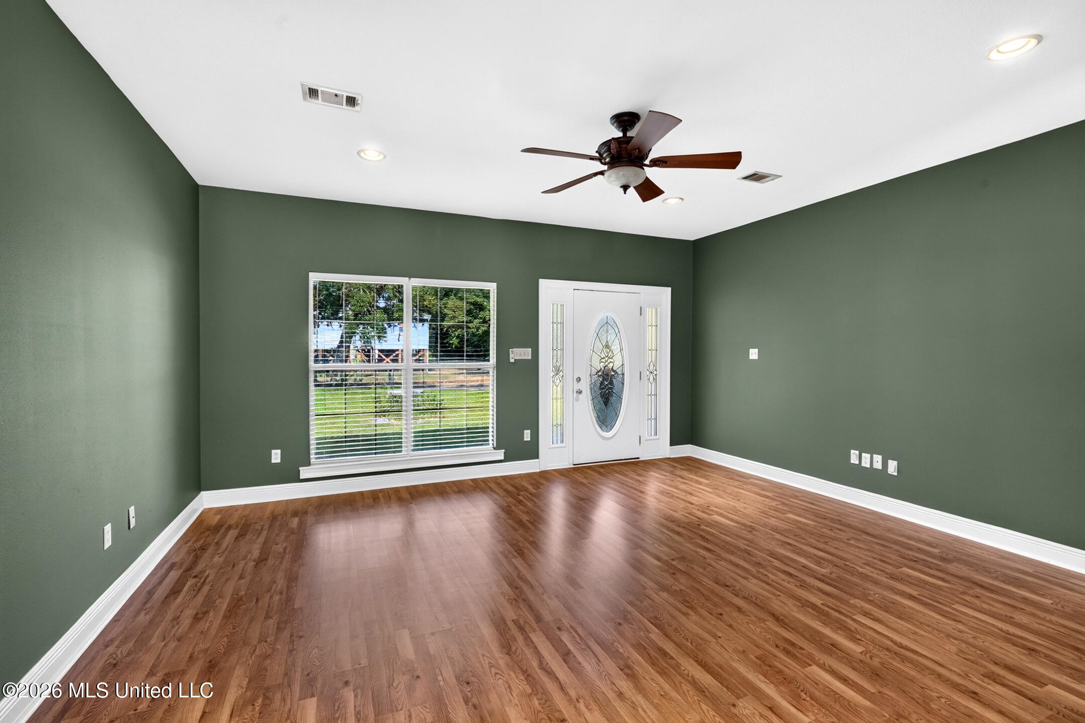 447 Russell Avenue Property Photo 9