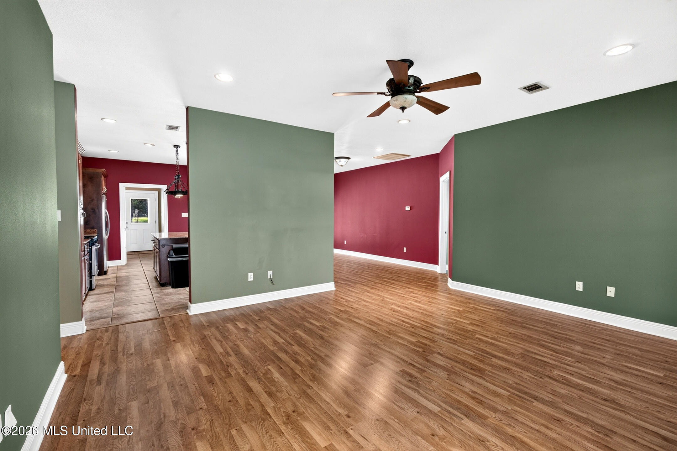 447 Russell Avenue Property Photo 10