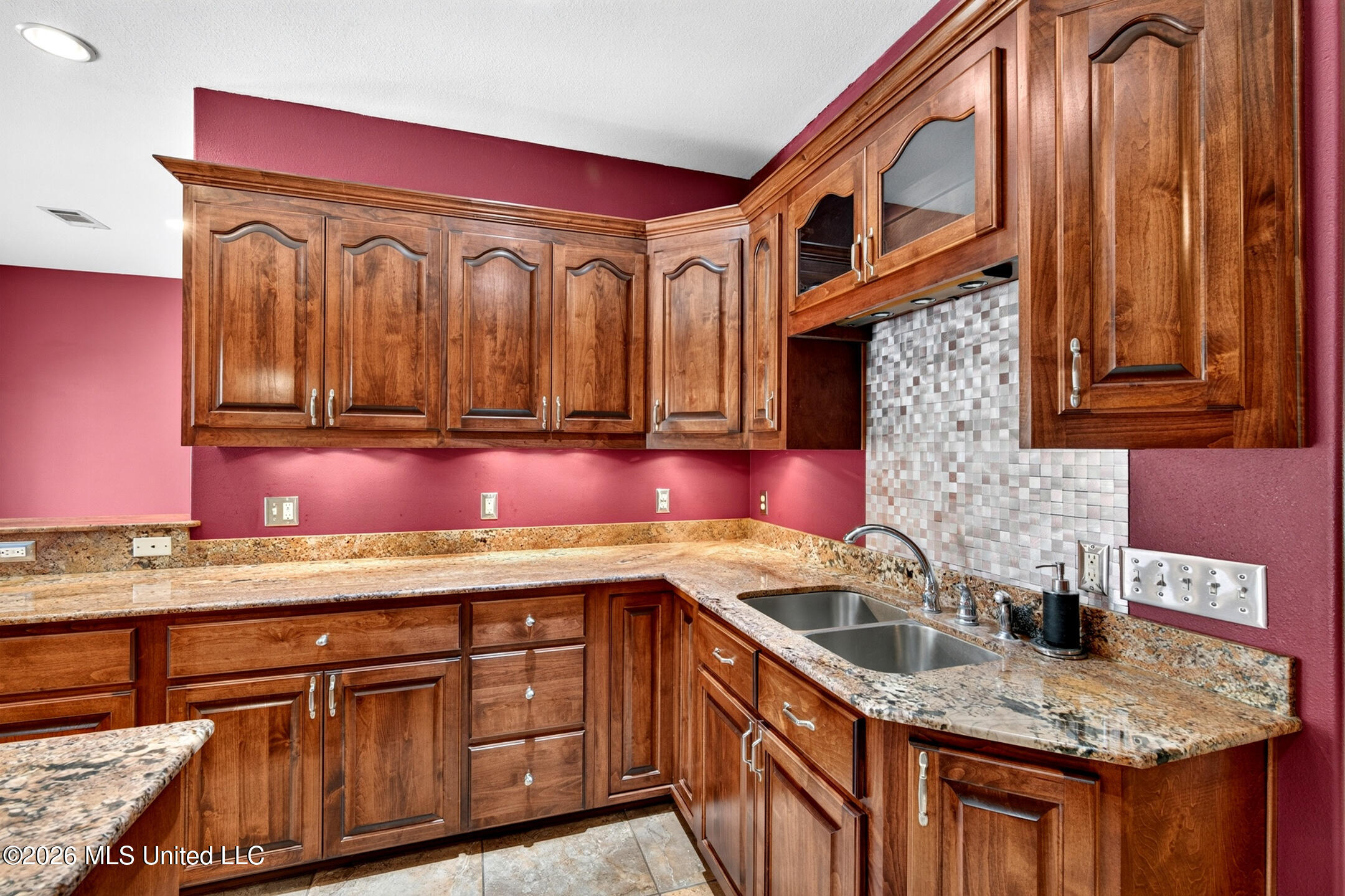 447 Russell Avenue Property Photo 11