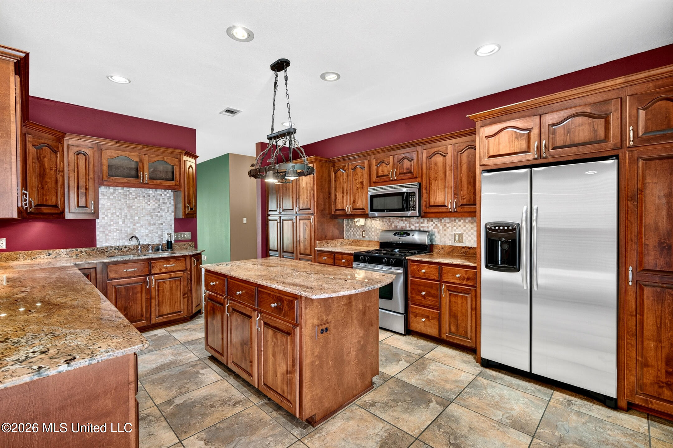 447 Russell Avenue Property Photo 13