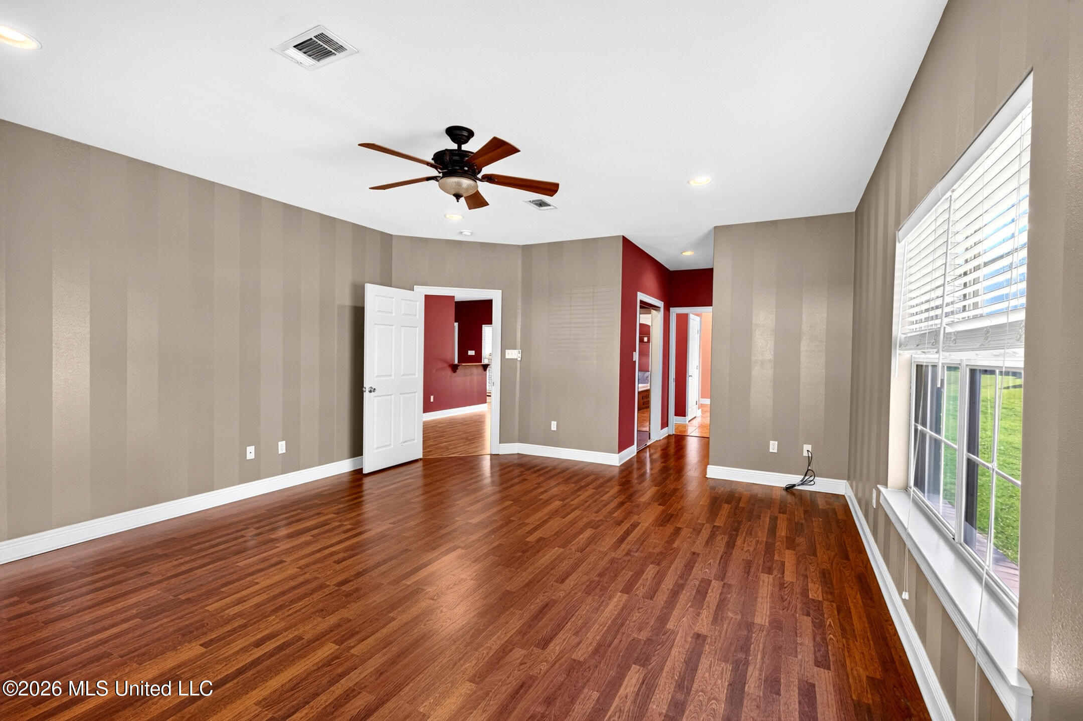 447 Russell Avenue Property Photo 14