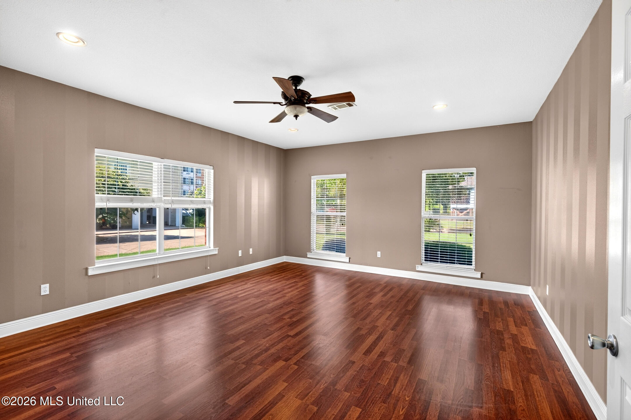 447 Russell Avenue Property Photo 15