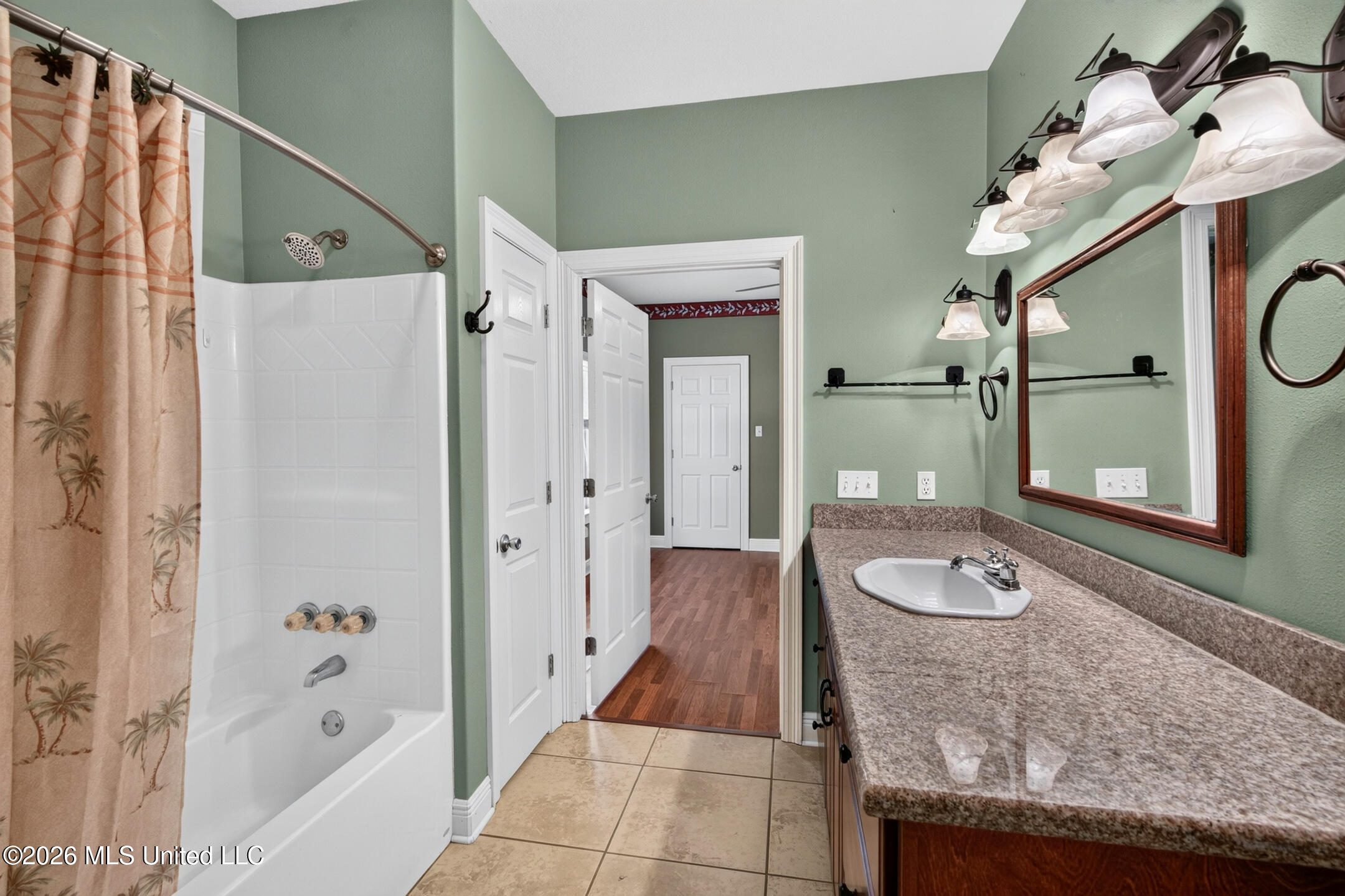 447 Russell Avenue Property Photo 21