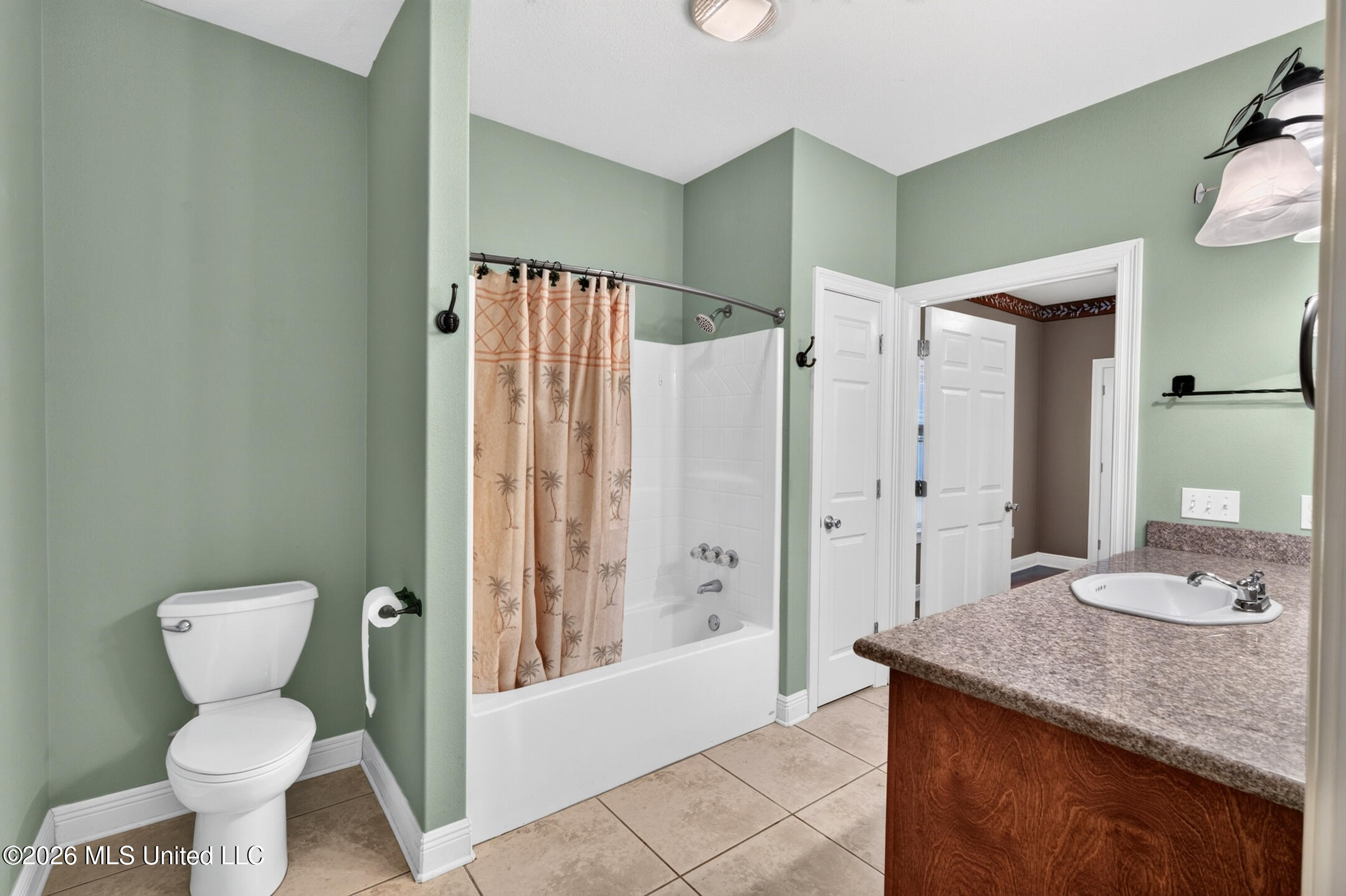 447 Russell Avenue Property Photo 22