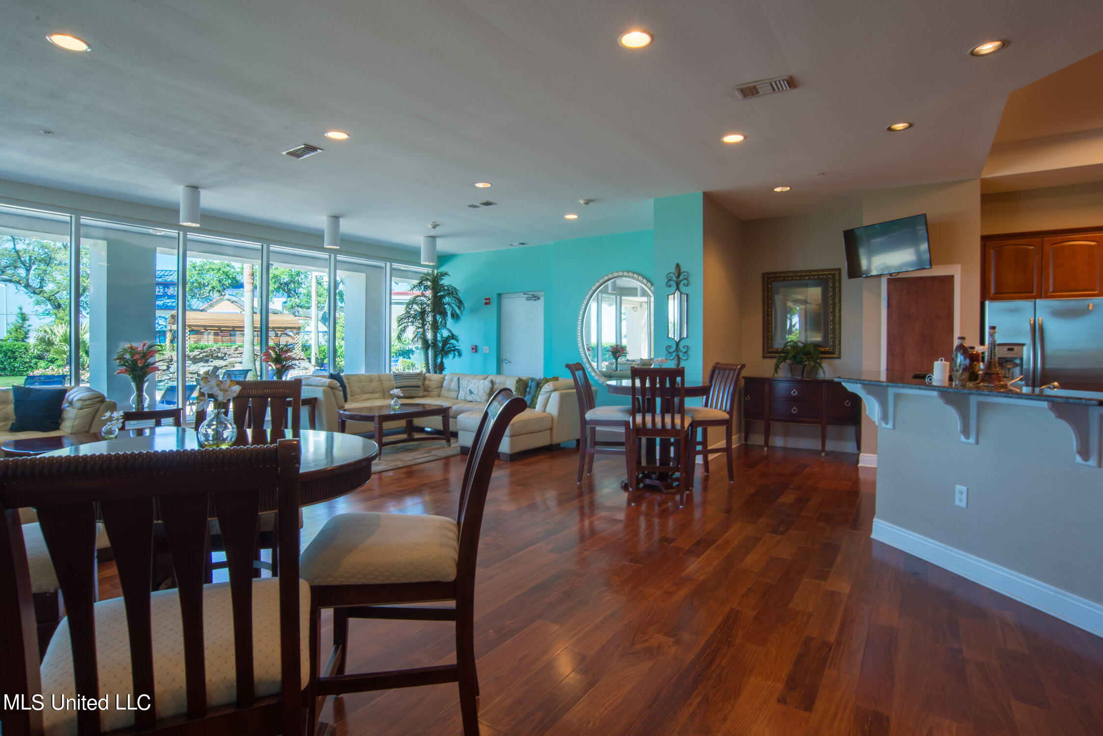 2668 Beach Boulevard Property Photo 23