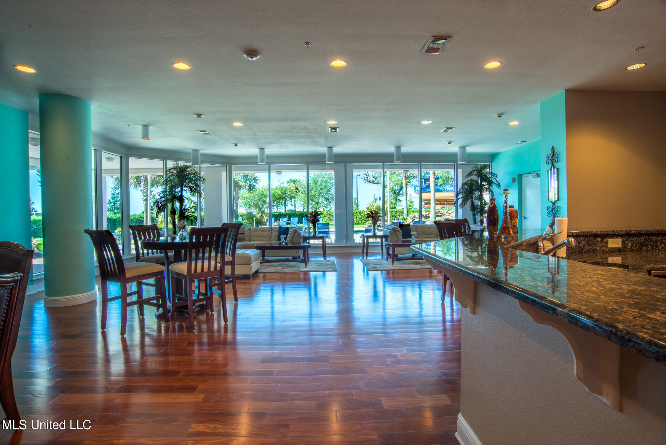 2668 Beach Boulevard Property Photo 25
