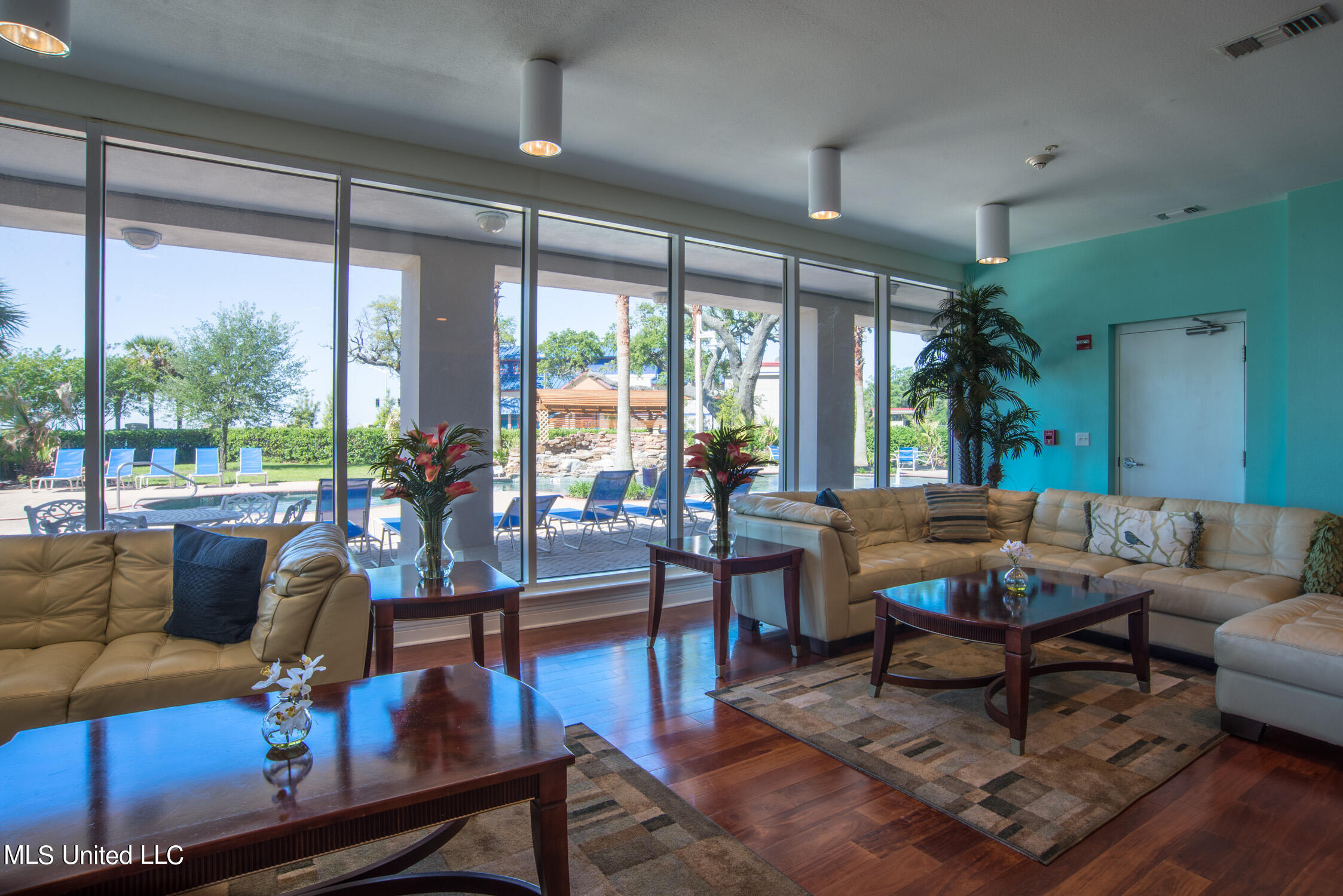 2668 Beach Boulevard Property Photo 27