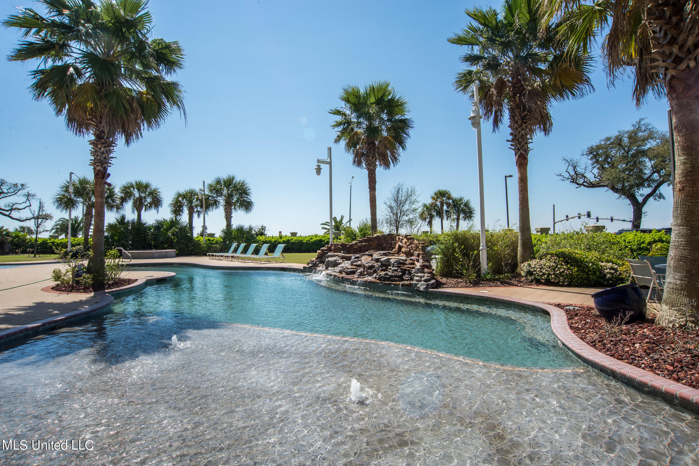 2668 Beach Boulevard Property Photo 31