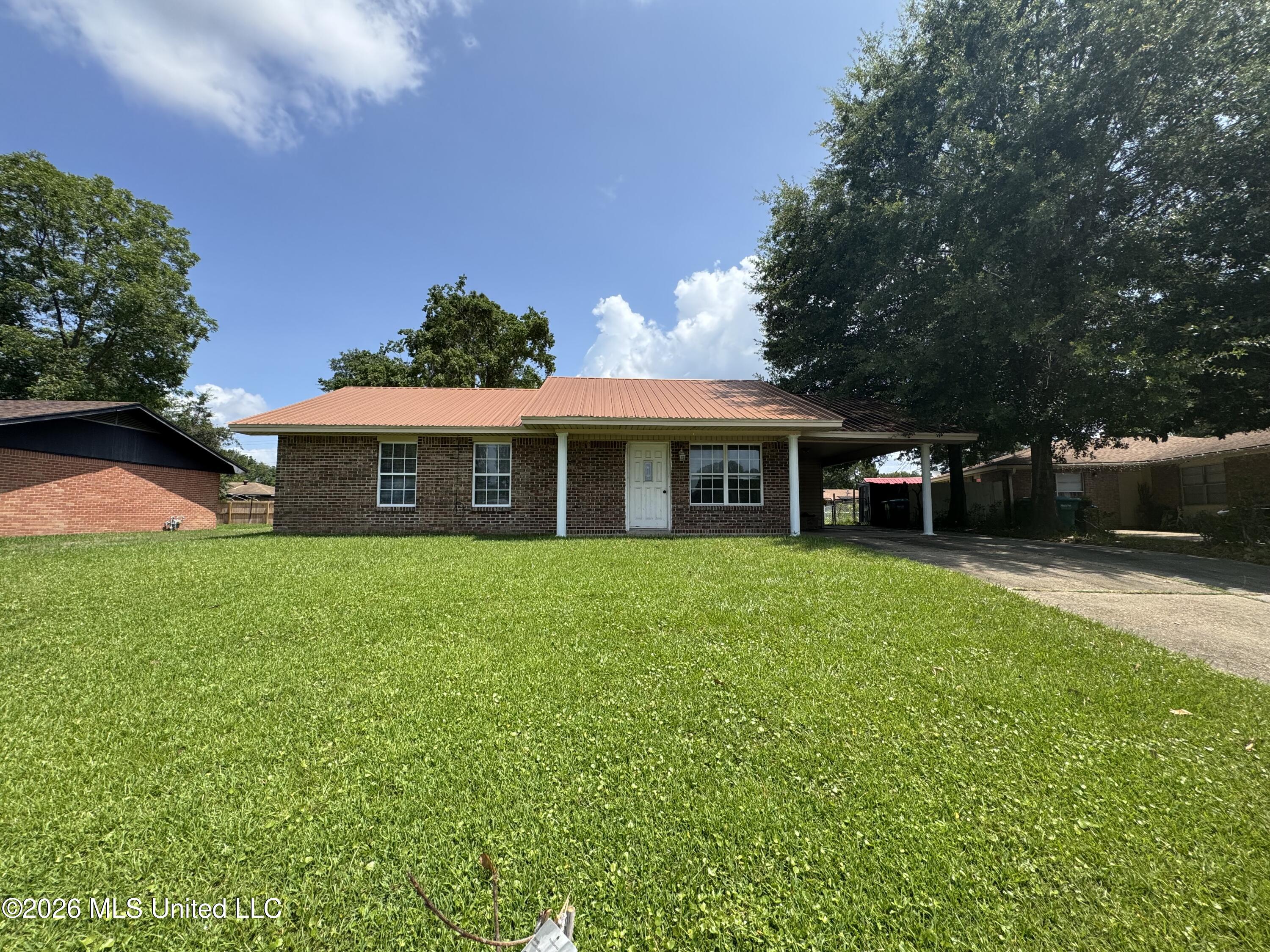 1106 Shirley Drive Property Photo 2