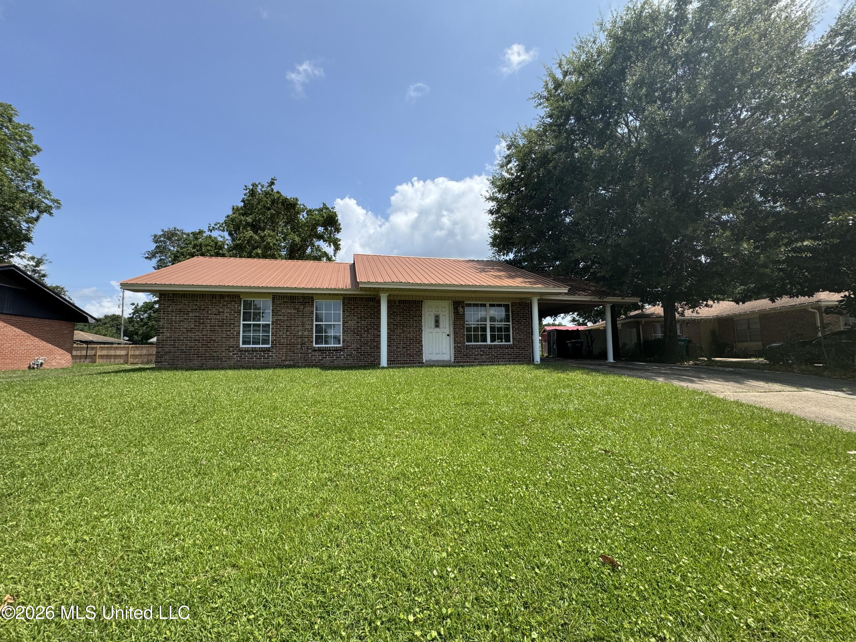 1106 Shirley Drive Property Photo 3