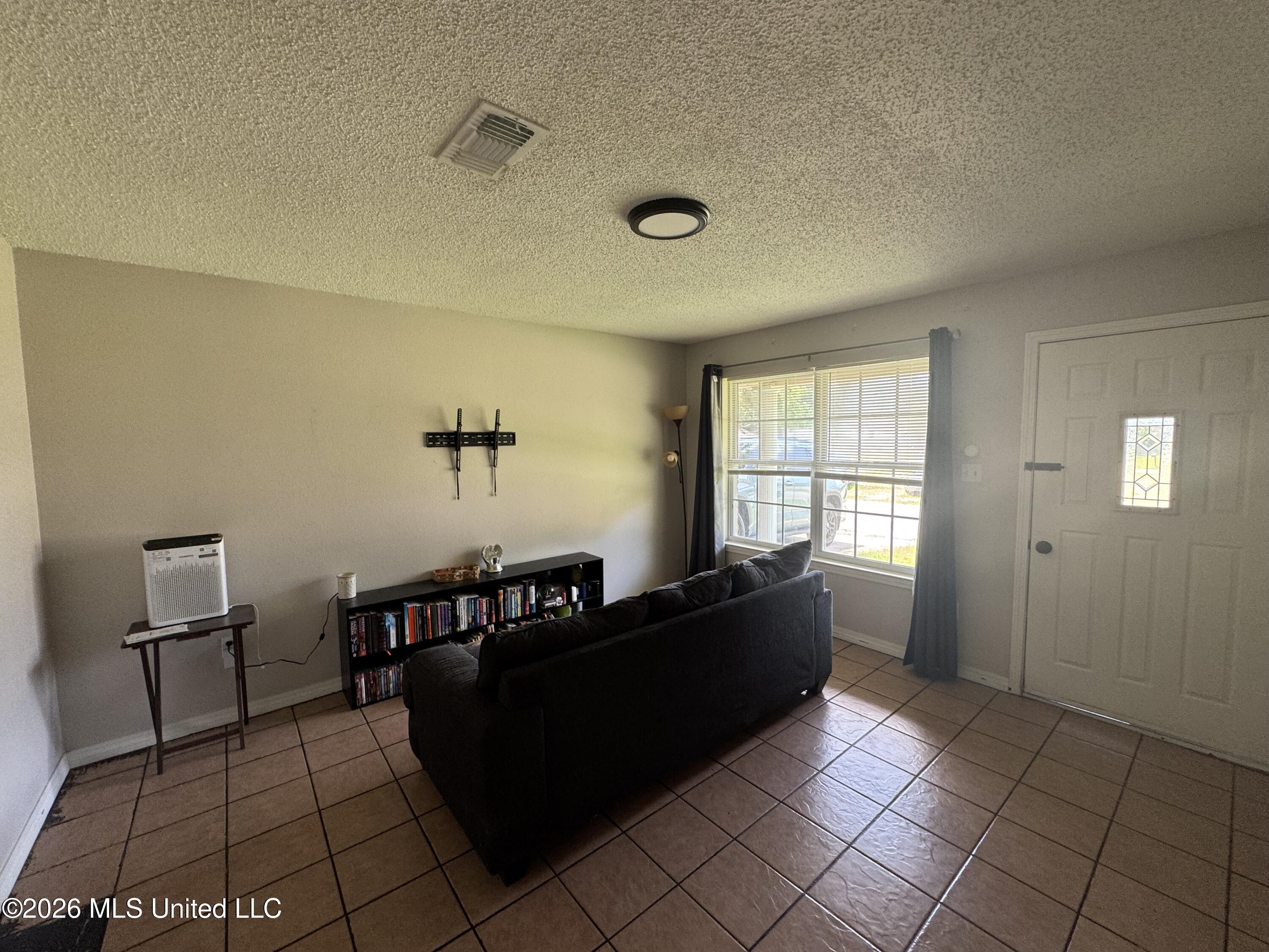 1106 Shirley Drive Property Photo 6