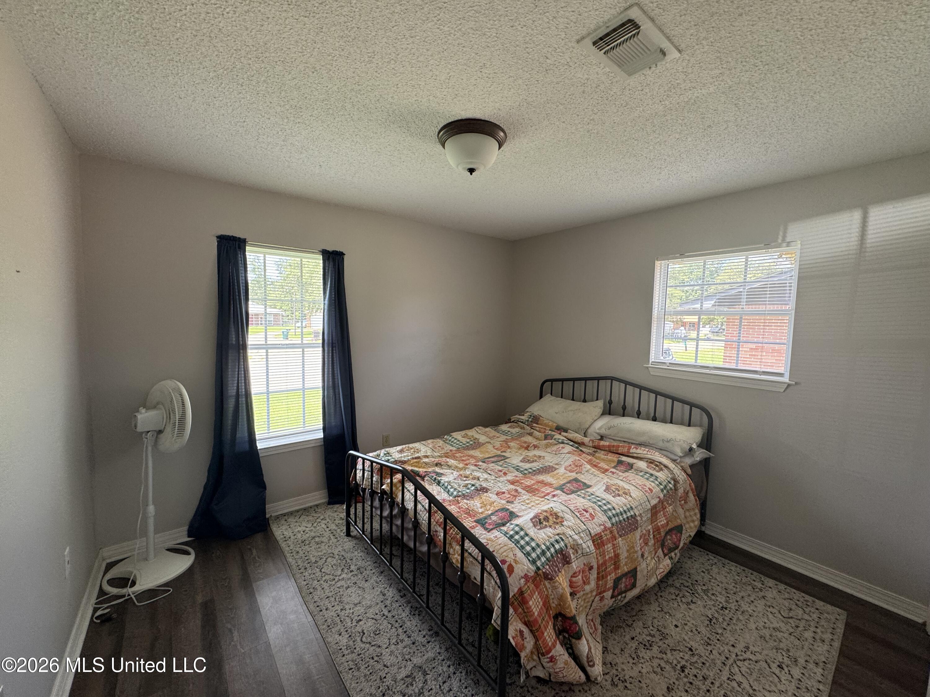 1106 Shirley Drive Property Photo 7