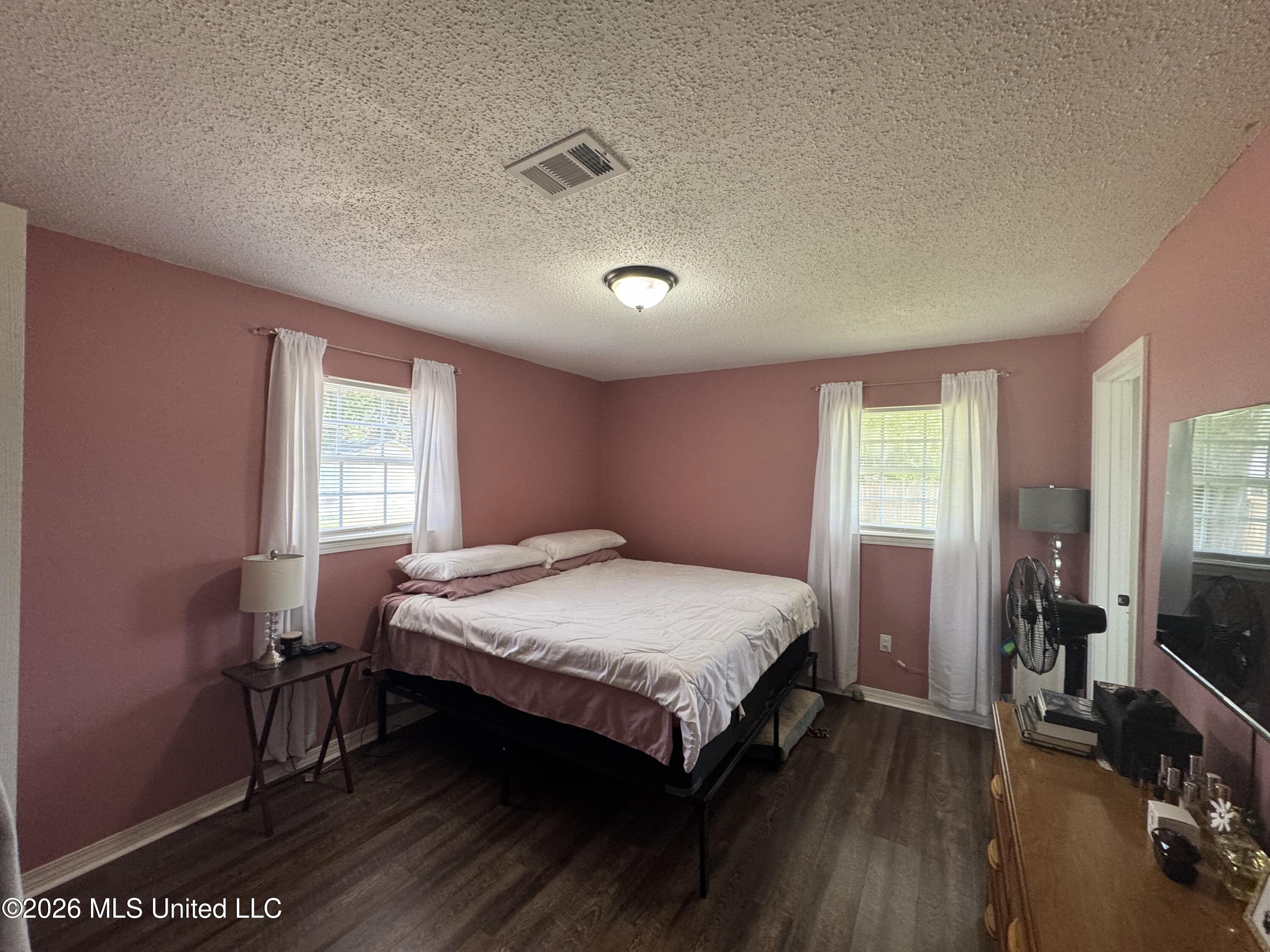 1106 Shirley Drive Property Photo 11