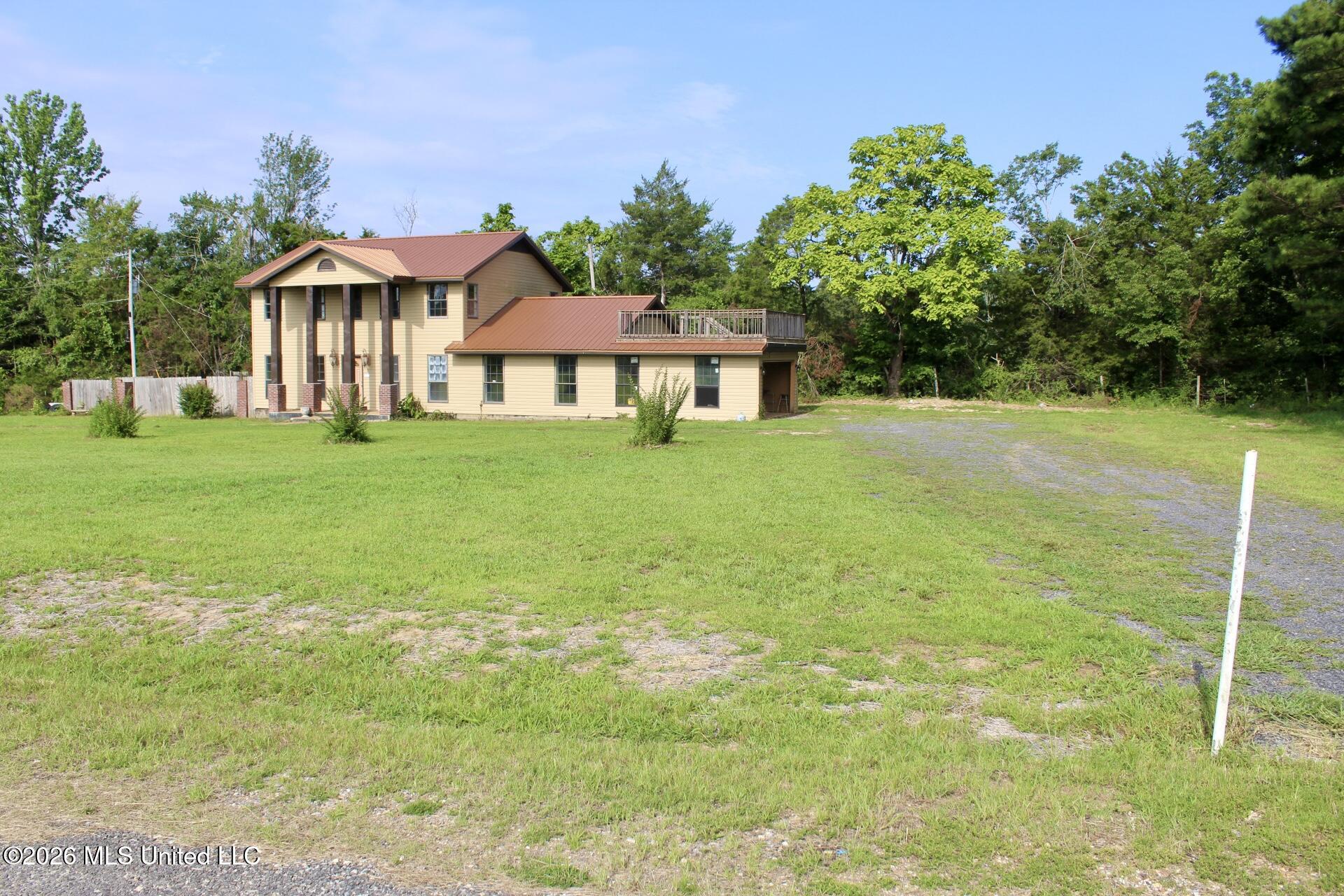 1838 Dees Road Property Photo 2