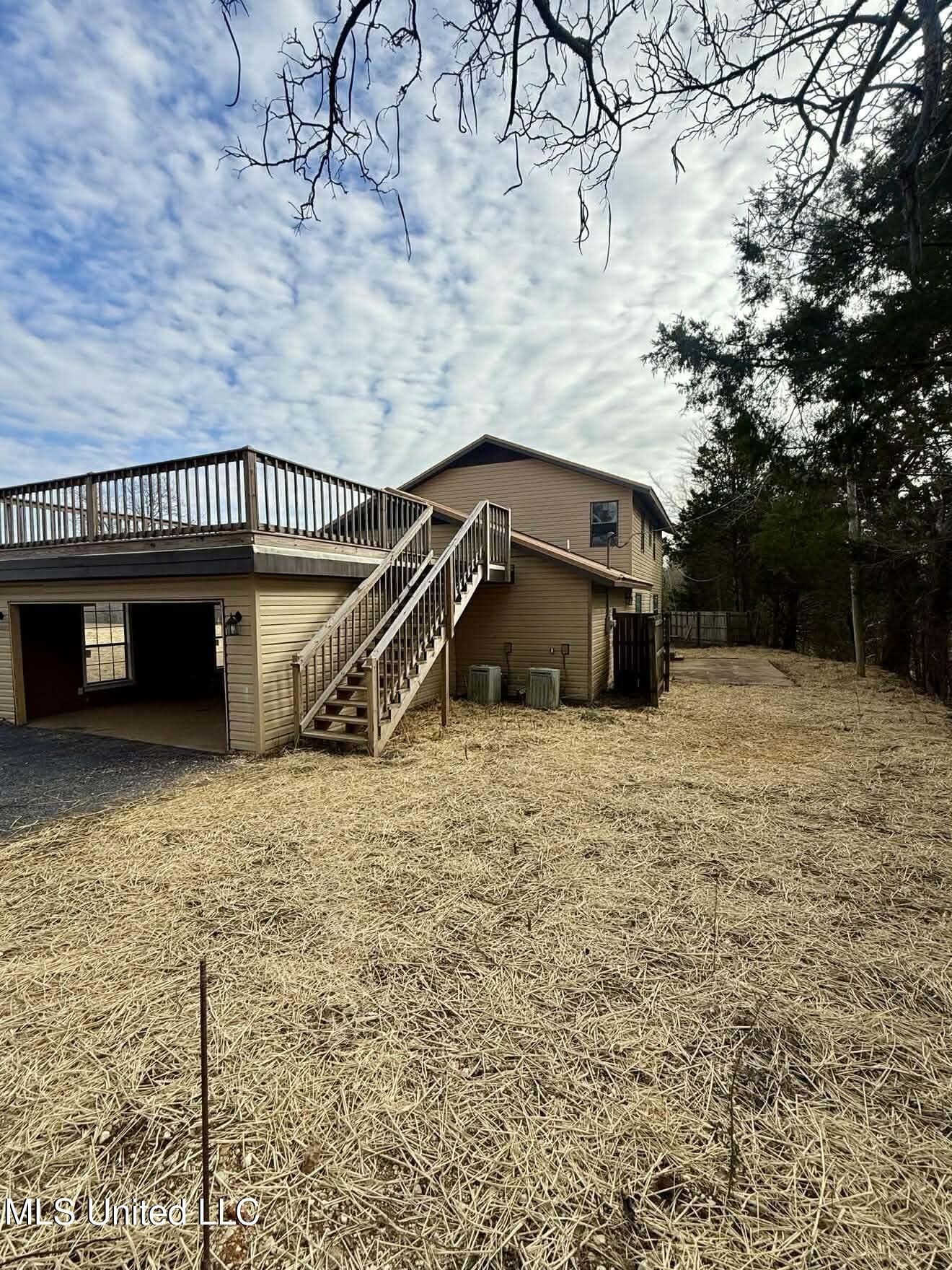 1838 Dees Road Property Photo 5