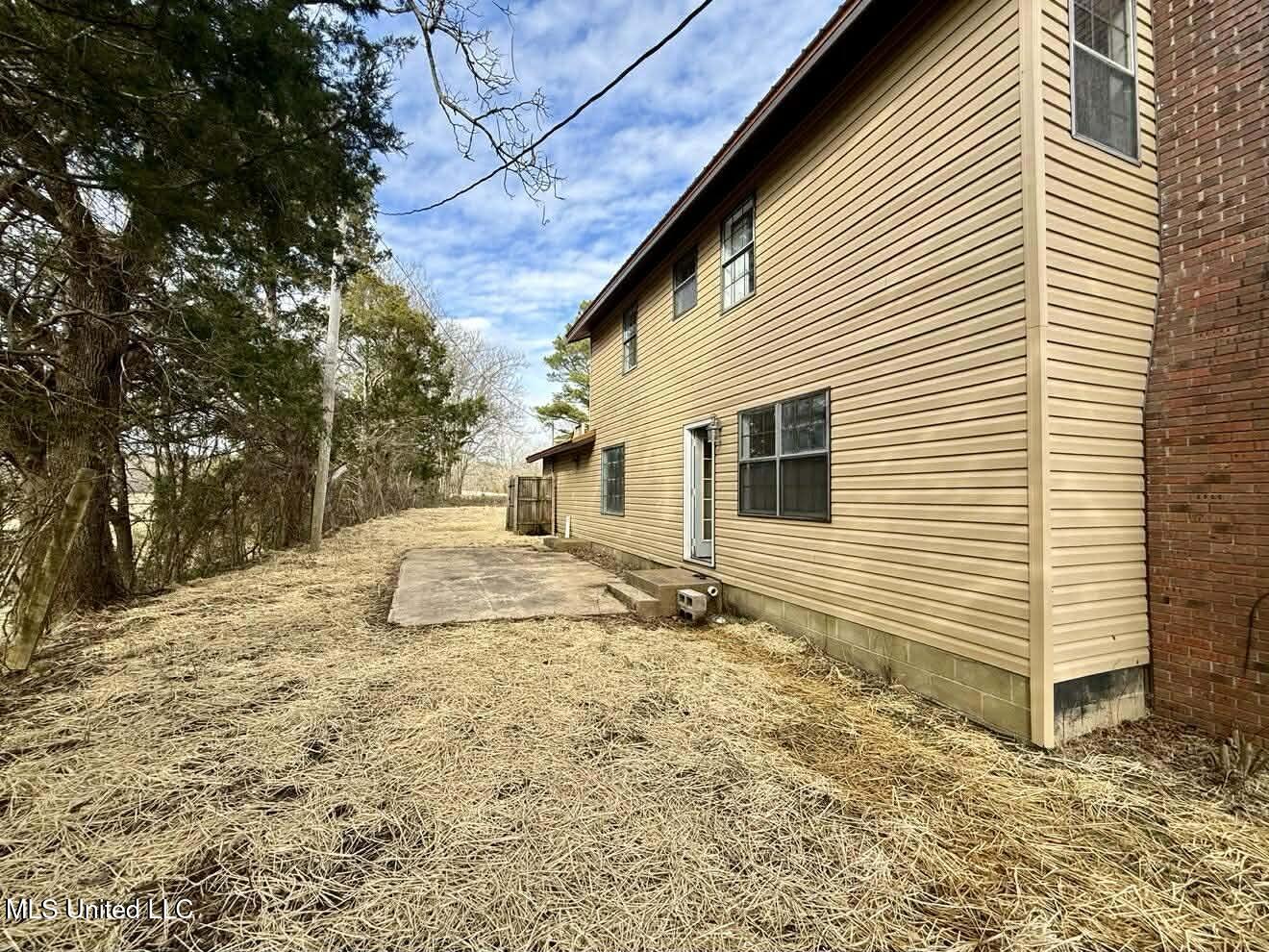 1838 Dees Road Property Photo 8