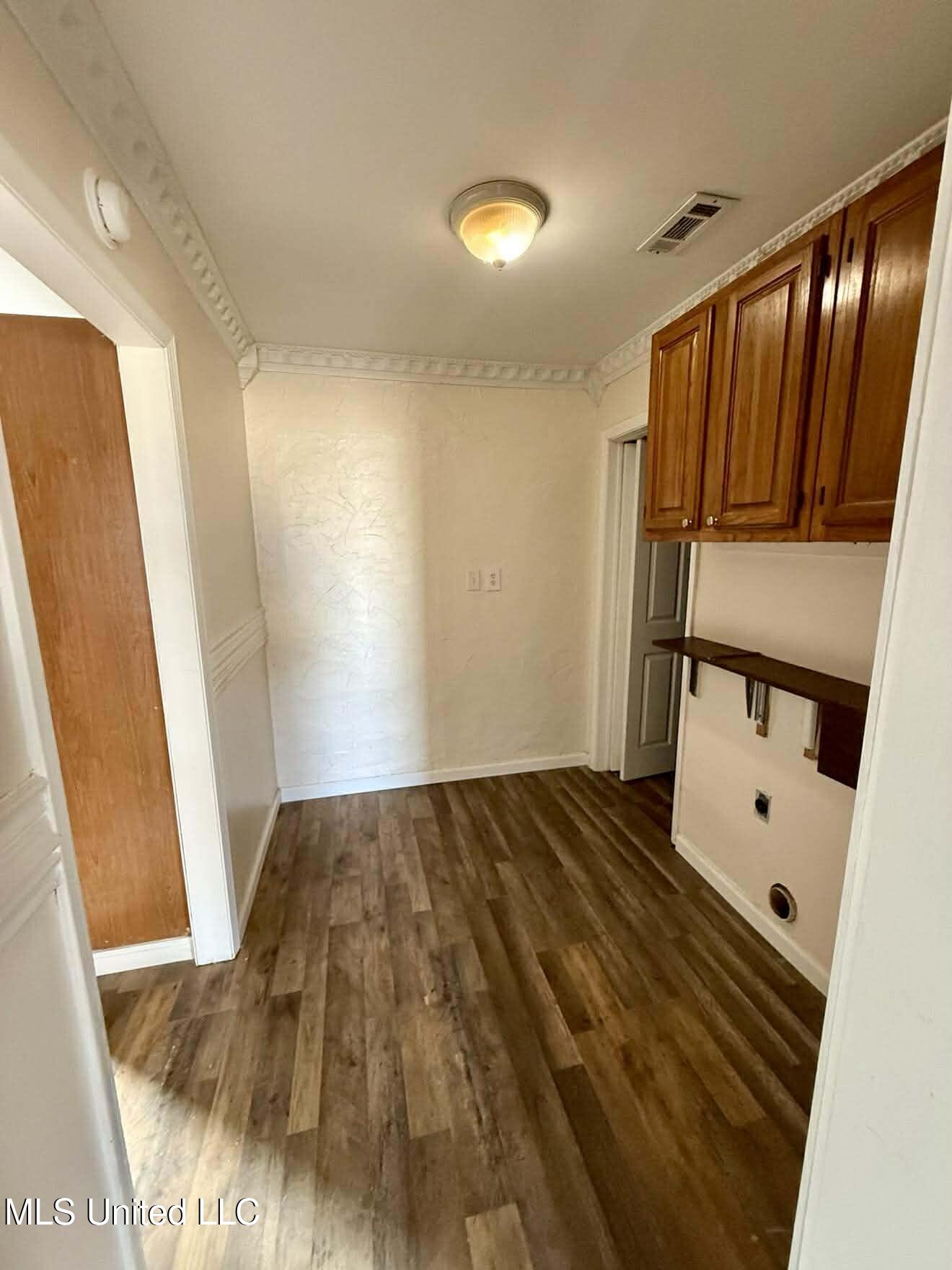1838 Dees Road Property Photo 11