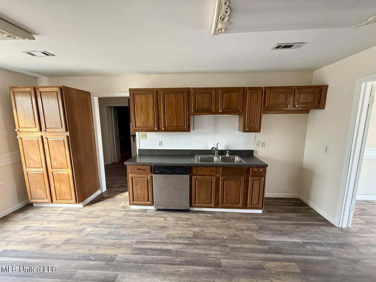 1838 Dees Road Property Photo 14
