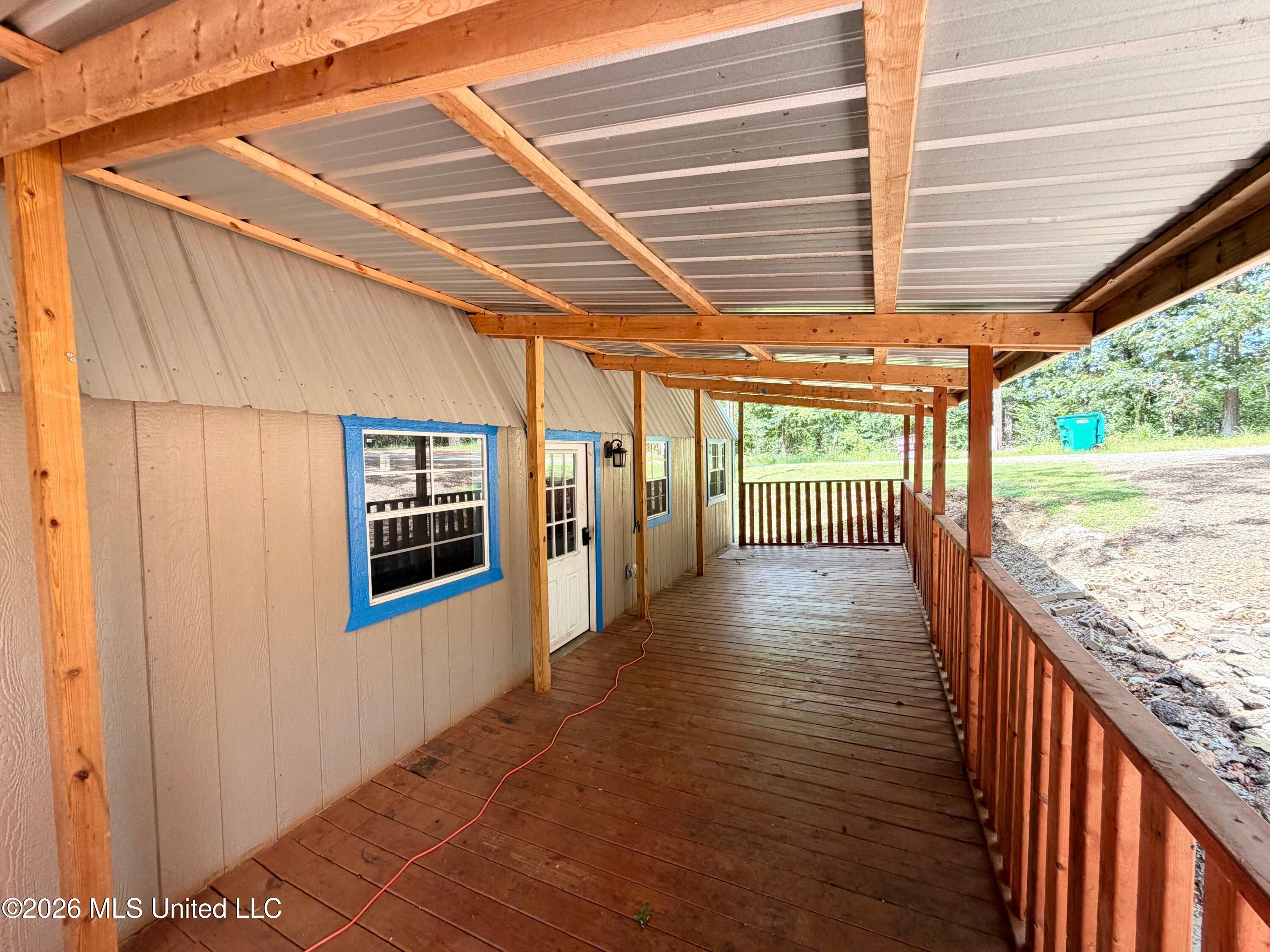 201 Ridgewood Property Photo 2