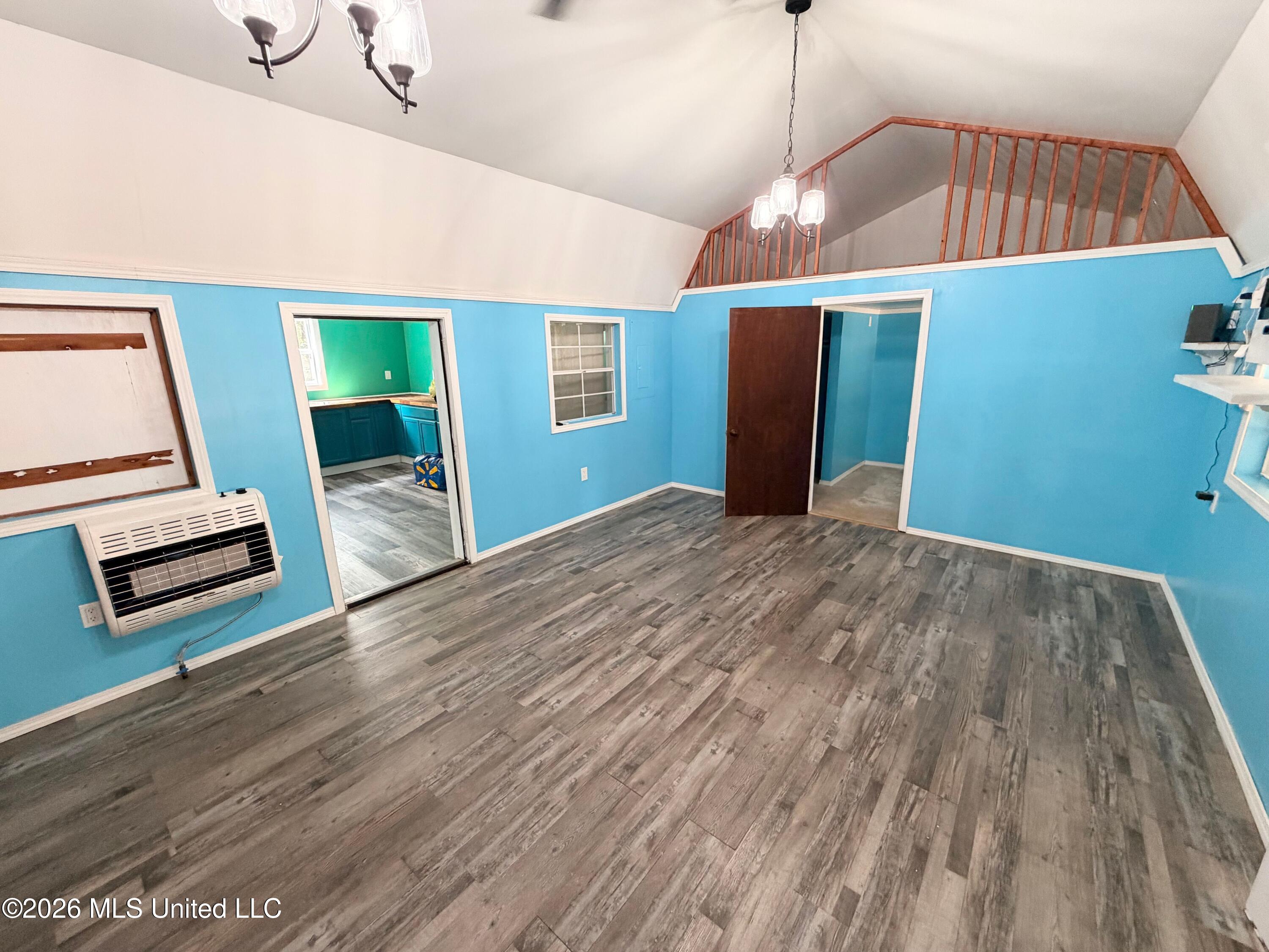 201 Ridgewood Property Photo 5
