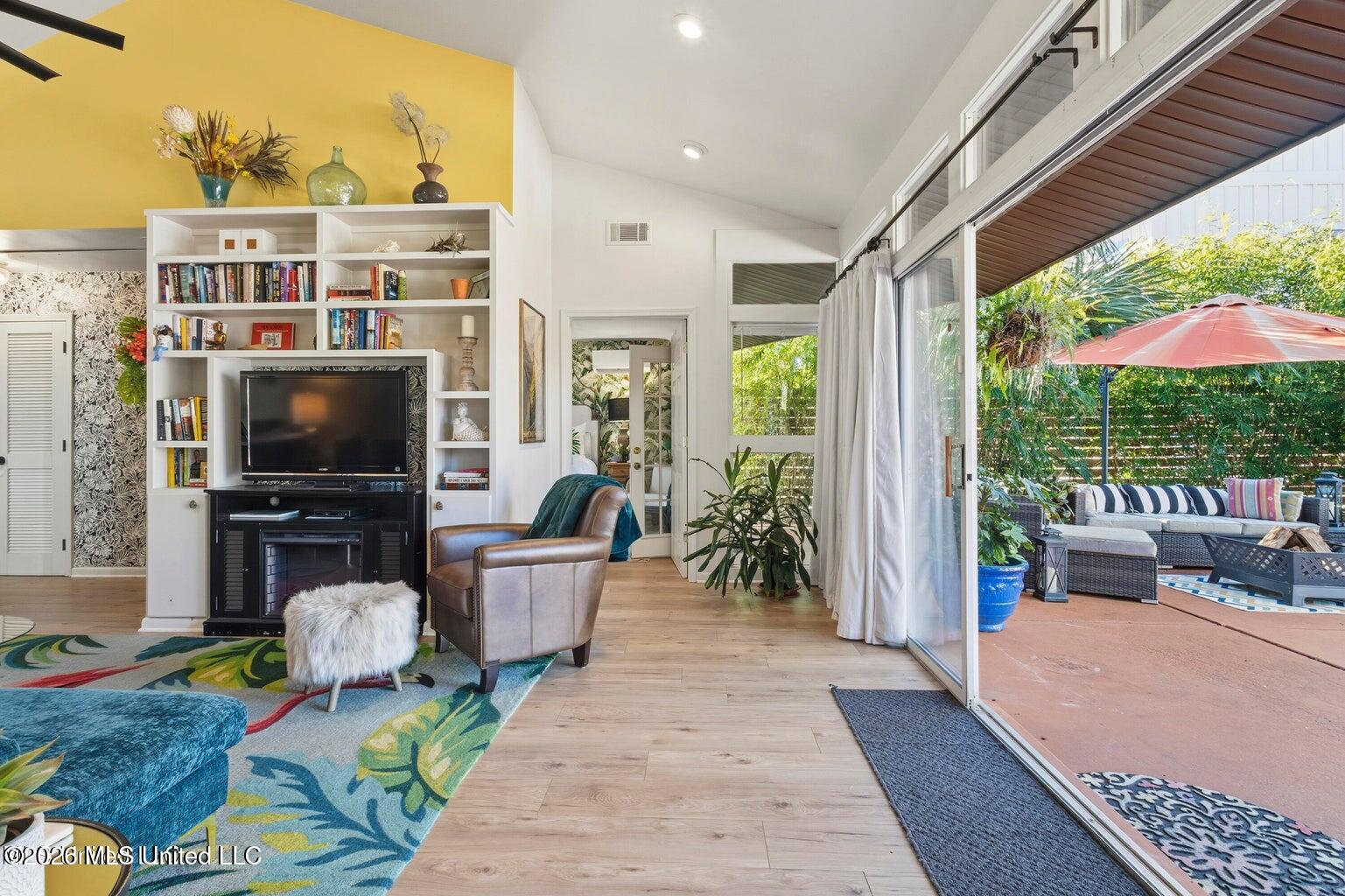 128 Lee Street Property Photo 8