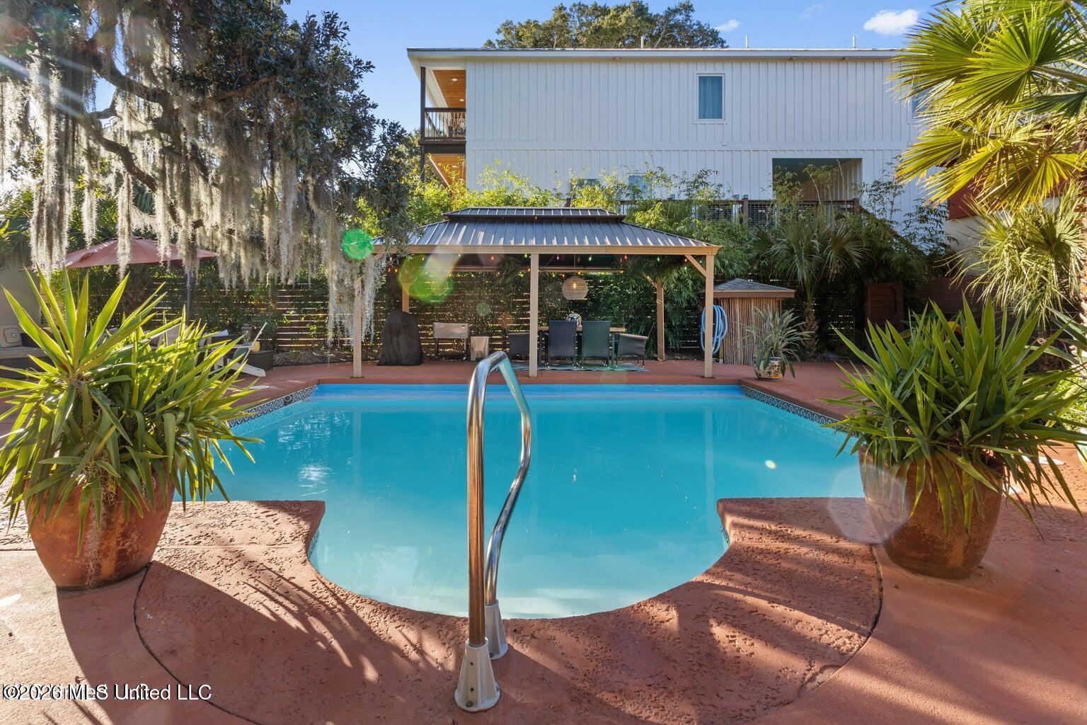 128 Lee Street Property Photo 11