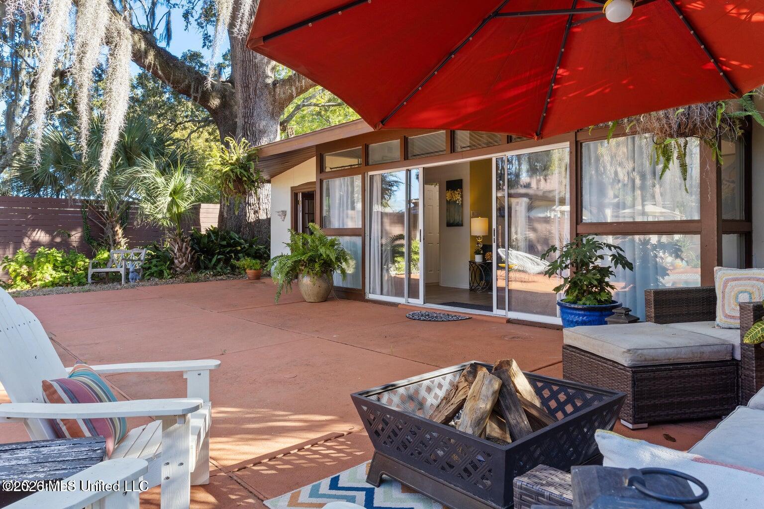 128 Lee Street Property Photo 14