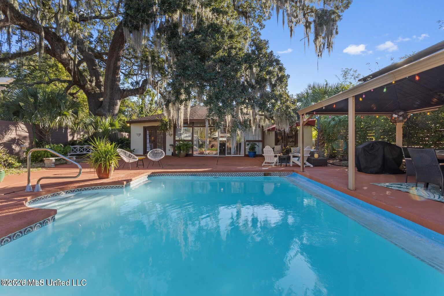 128 Lee Street Property Photo 32