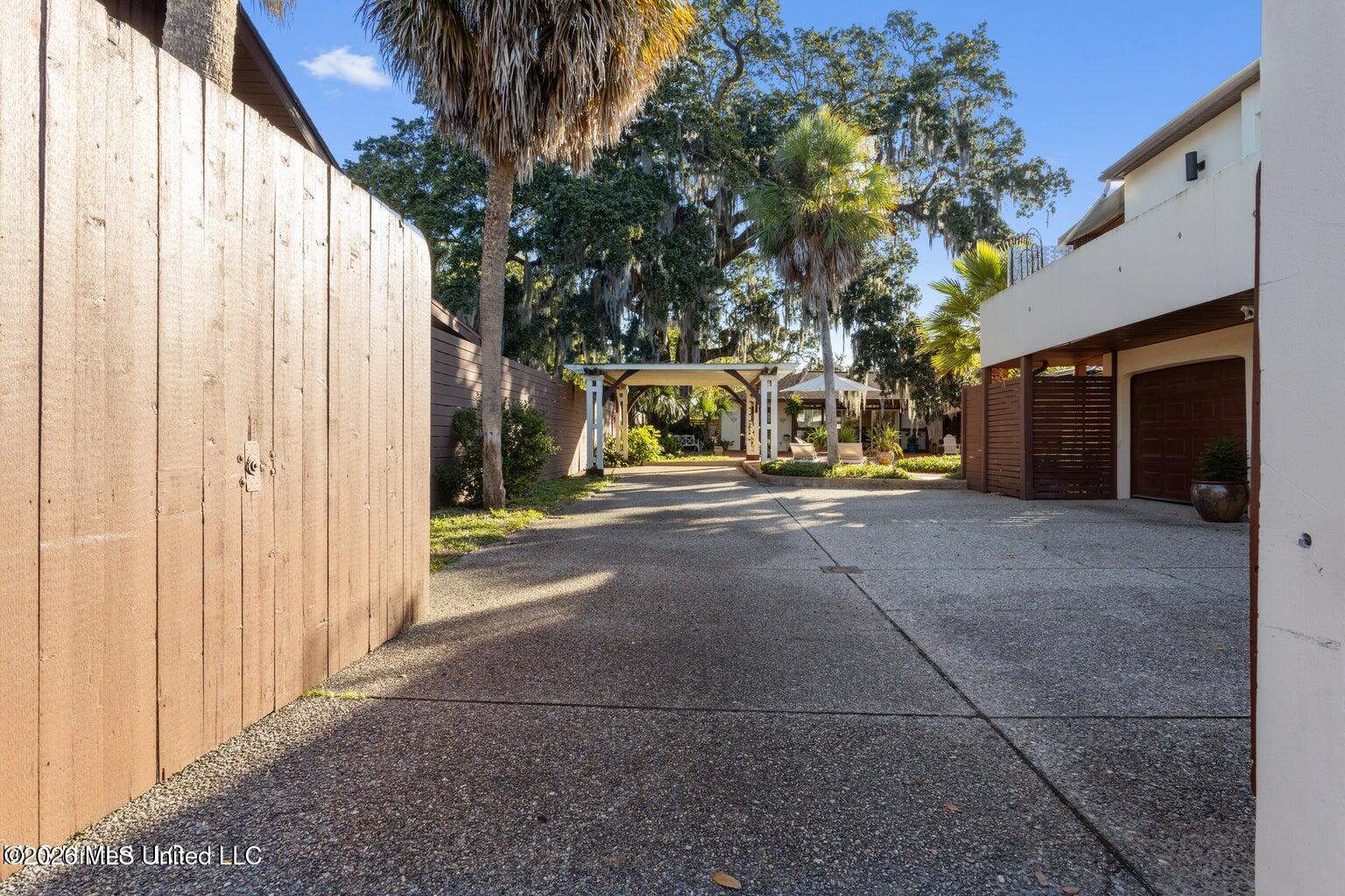 128 Lee Street Property Photo 36