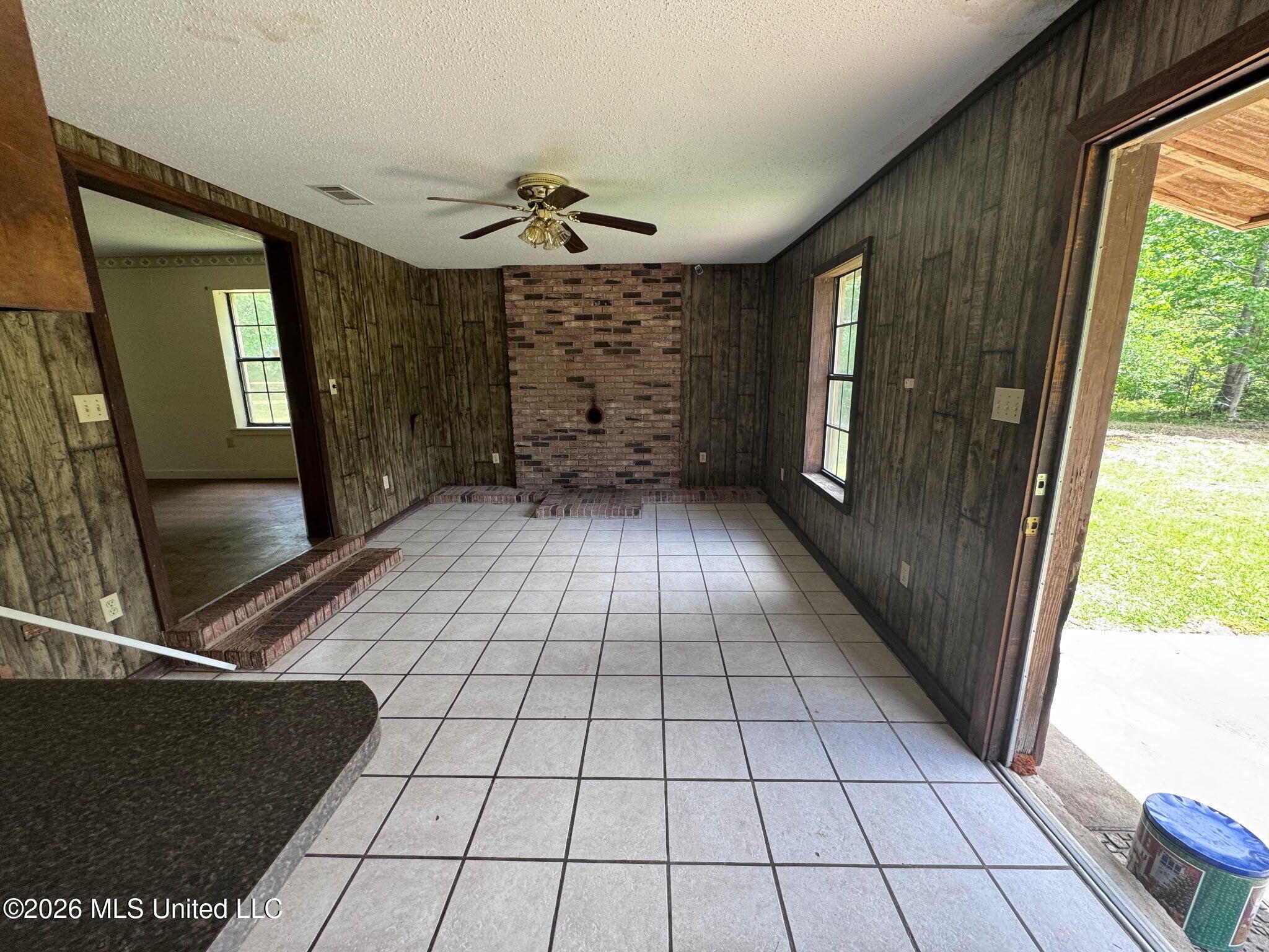 508 Wire Road Property Photo 3