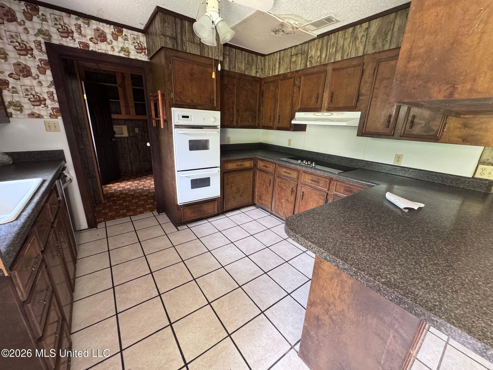 508 Wire Road Property Photo 4