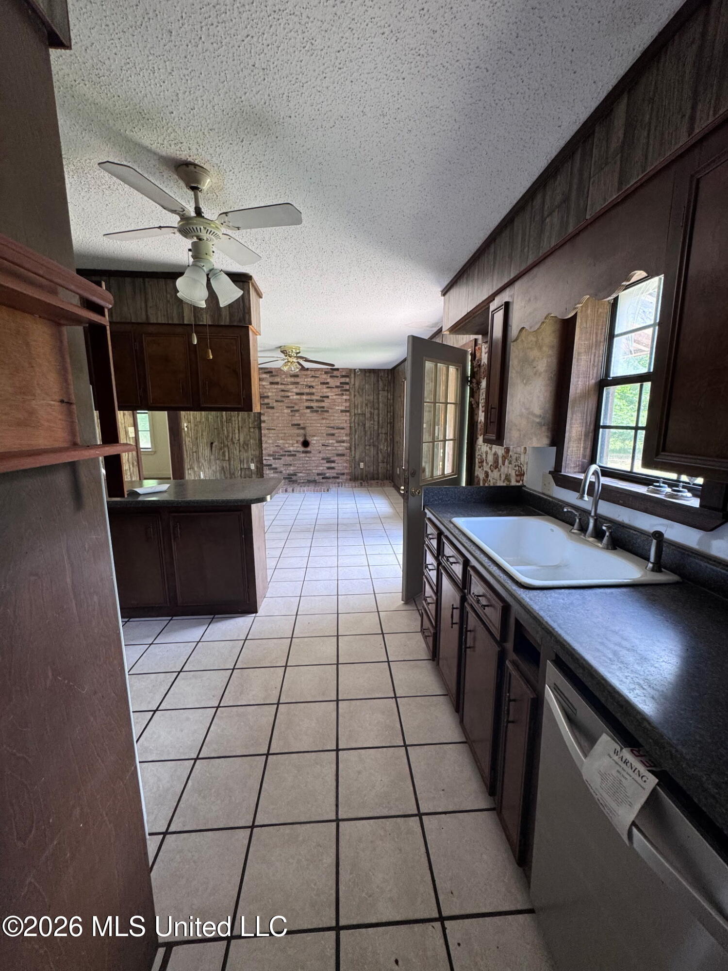 508 Wire Road Property Photo 5