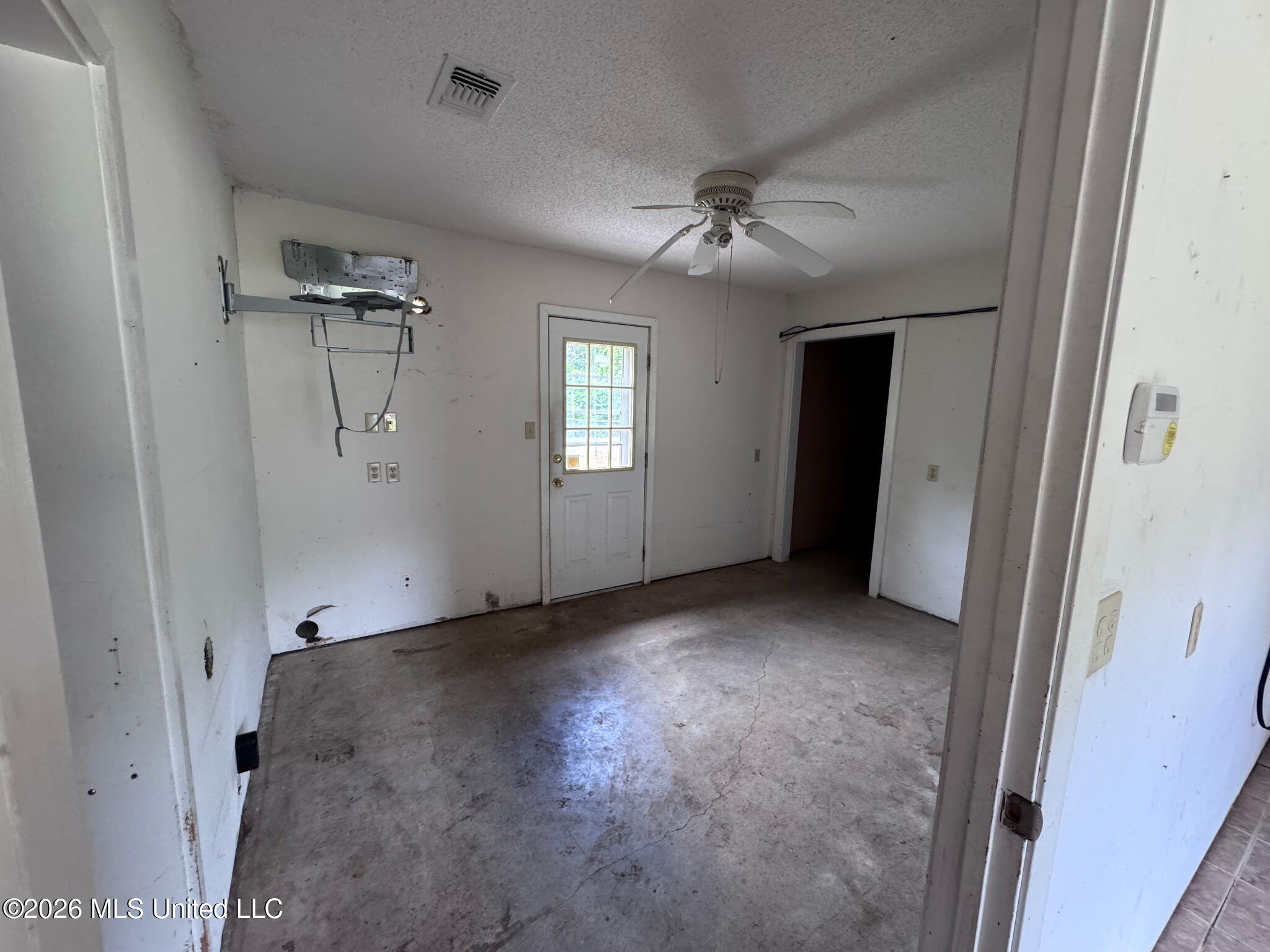 508 Wire Road Property Photo 7