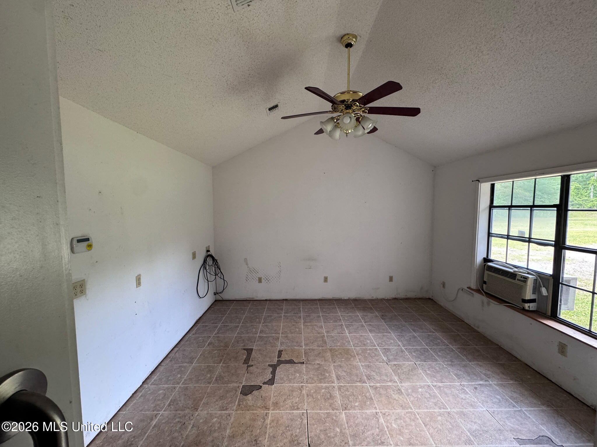 508 Wire Road Property Photo 14