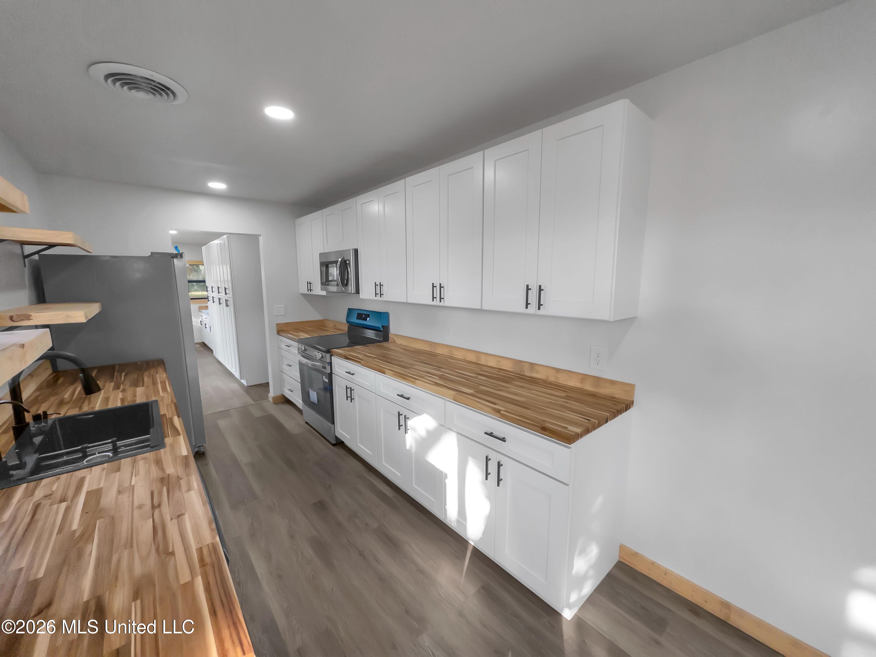 378 Lamkin Road Property Photo 9