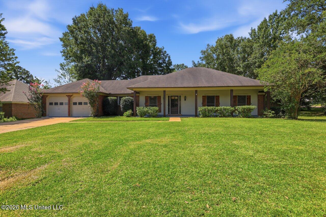 153 Oak Ridge Circle Property Photo 2