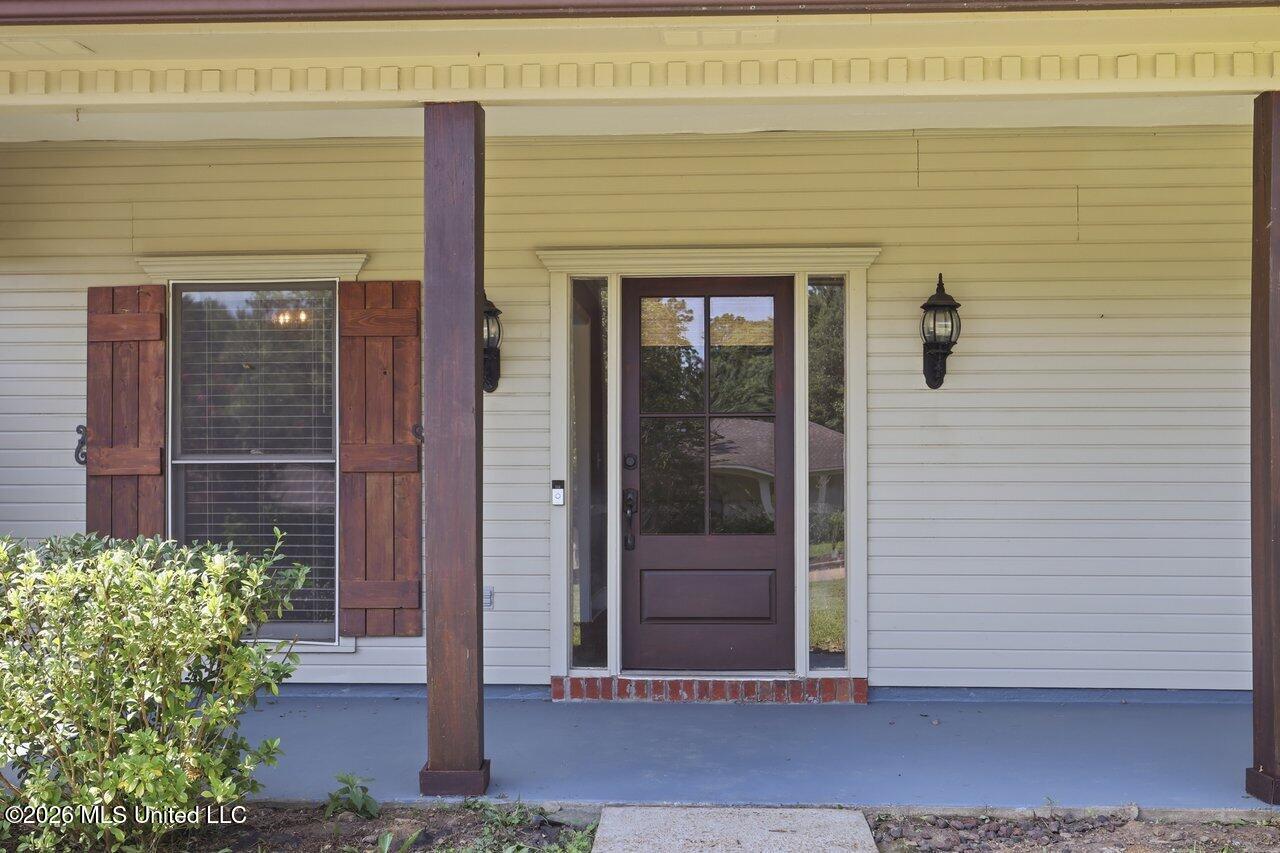153 Oak Ridge Circle Property Photo 4
