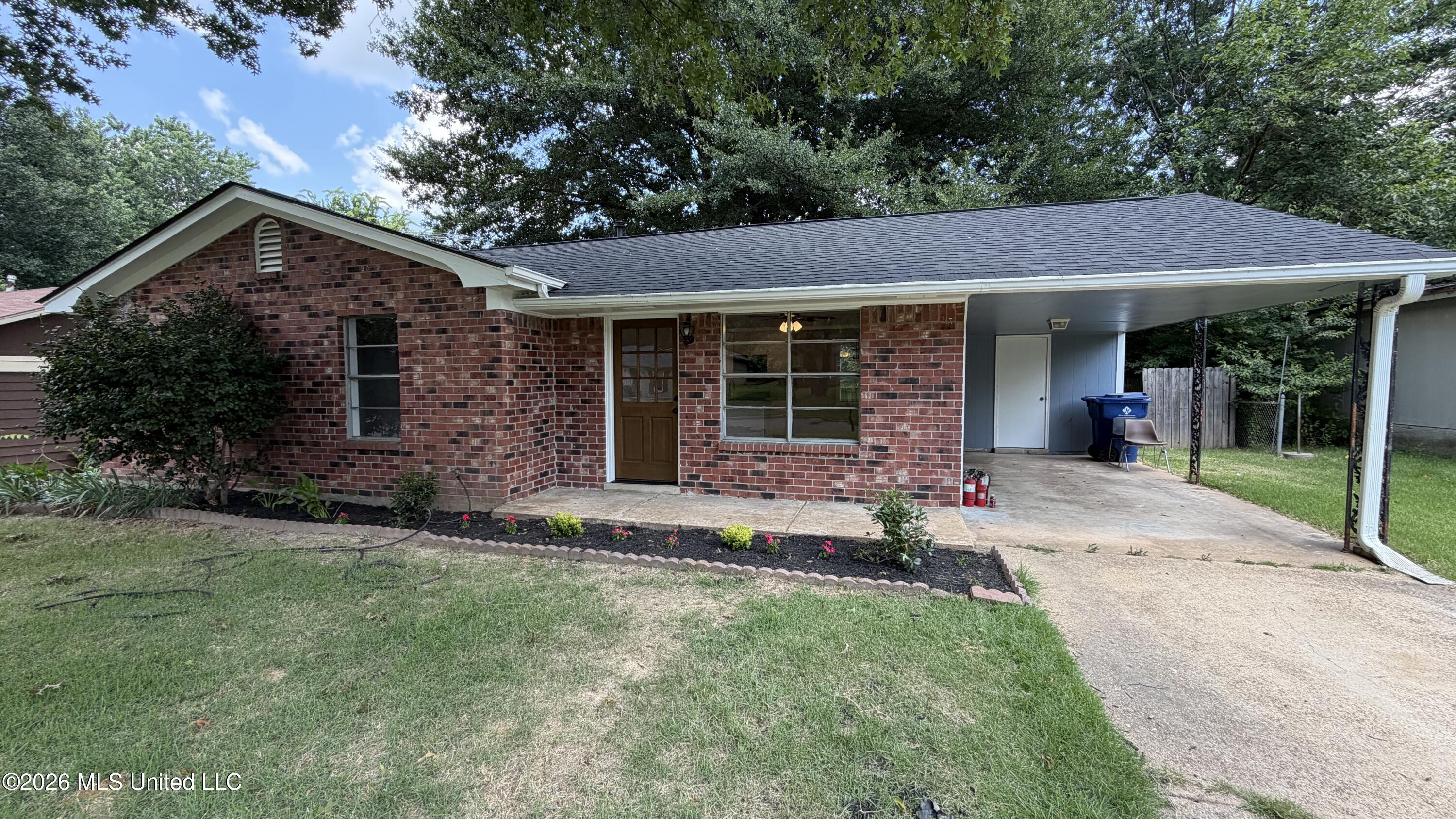 6670 Embassy Circle Property Photo 1