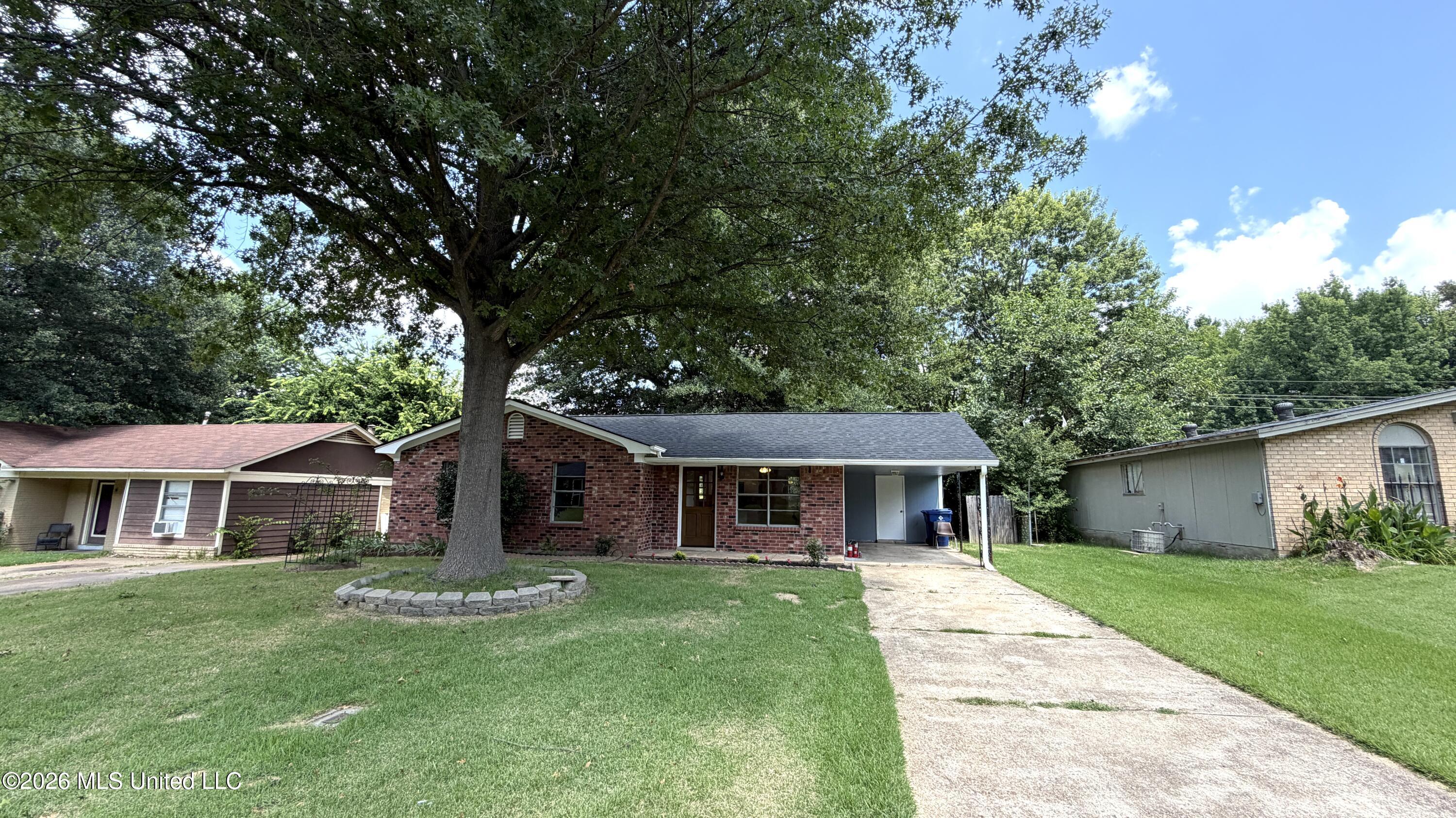 6670 Embassy Circle Property Photo 2