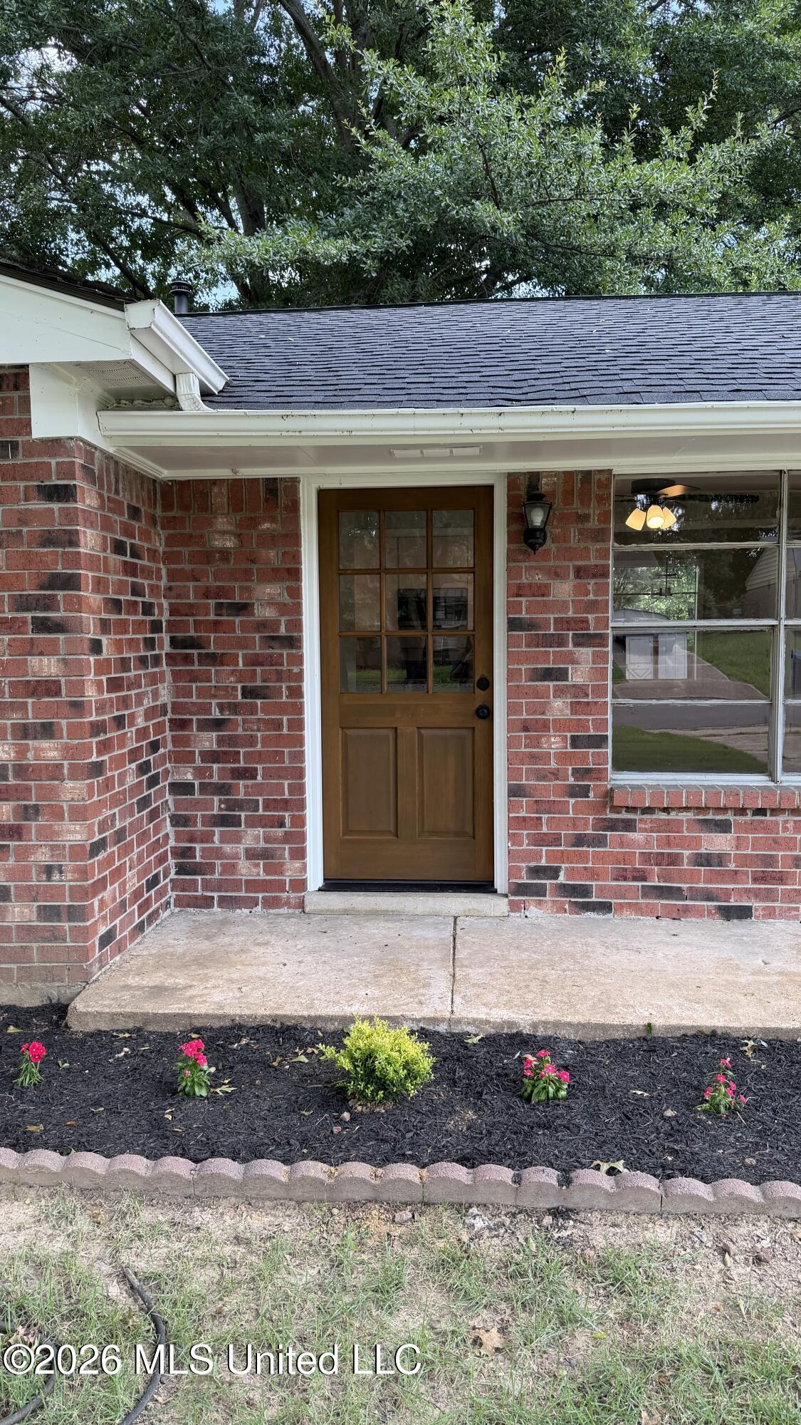 6670 Embassy Circle Property Photo 4