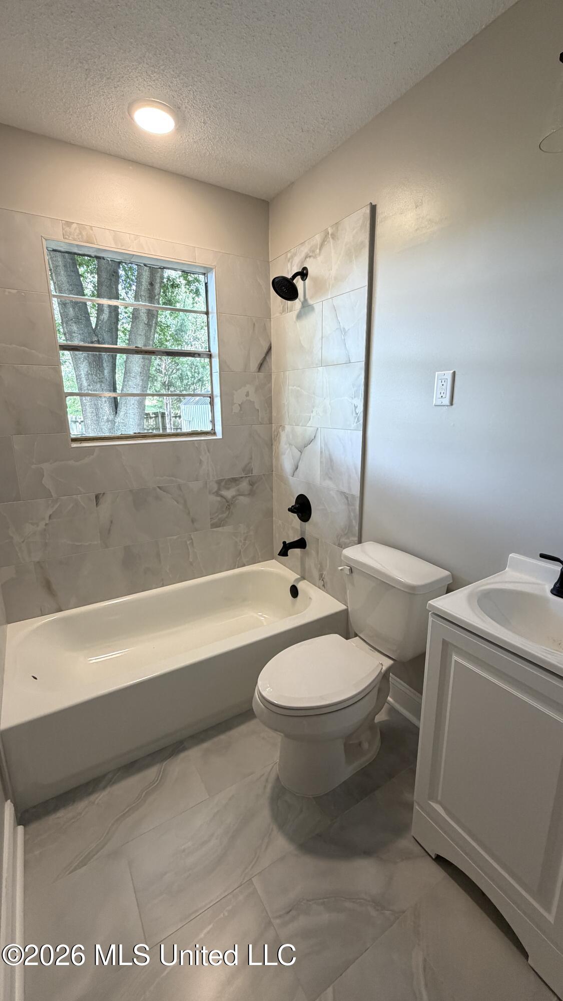 6670 Embassy Circle Property Photo 13