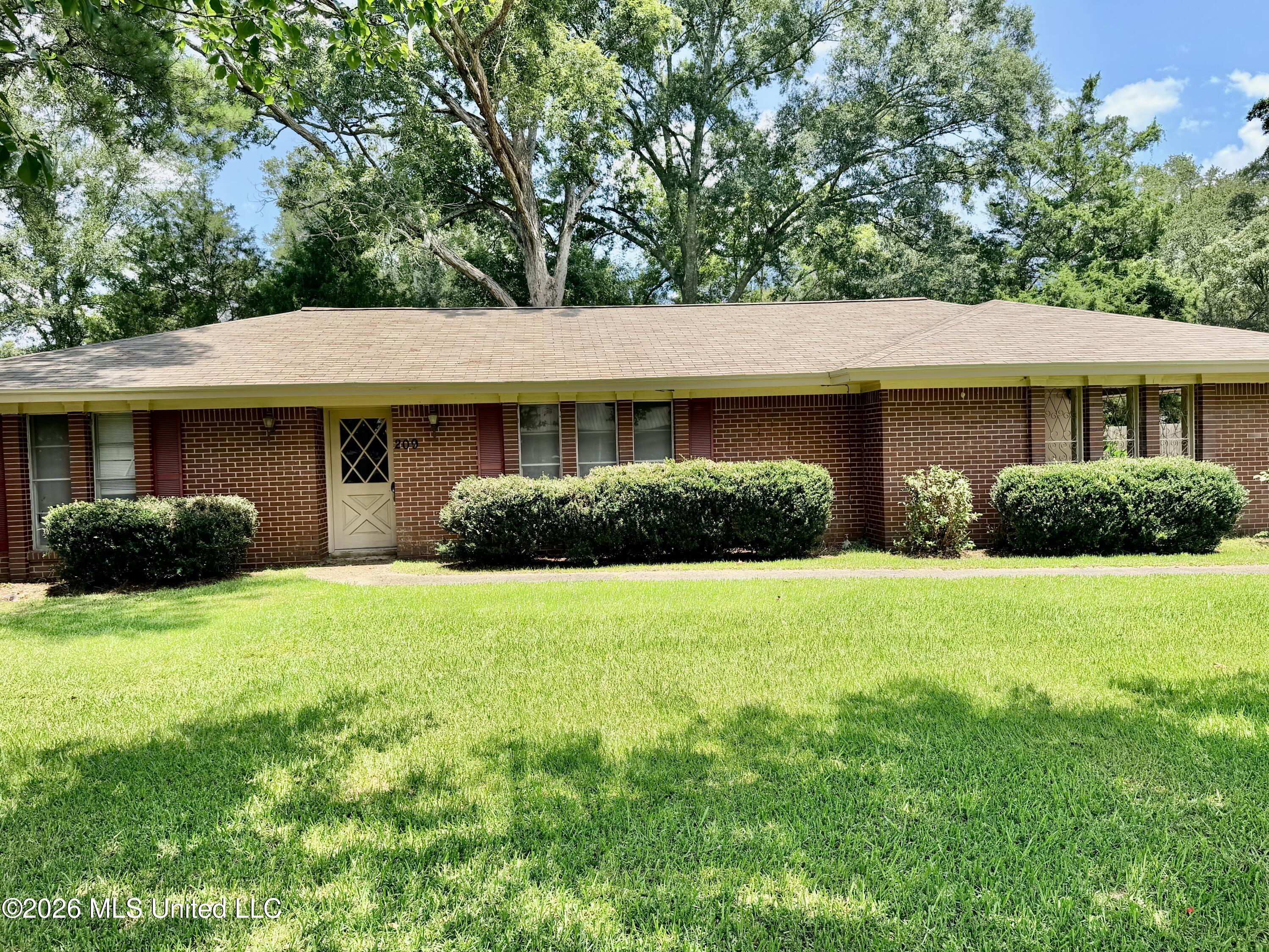 209 Swor Street Property Photo 1
