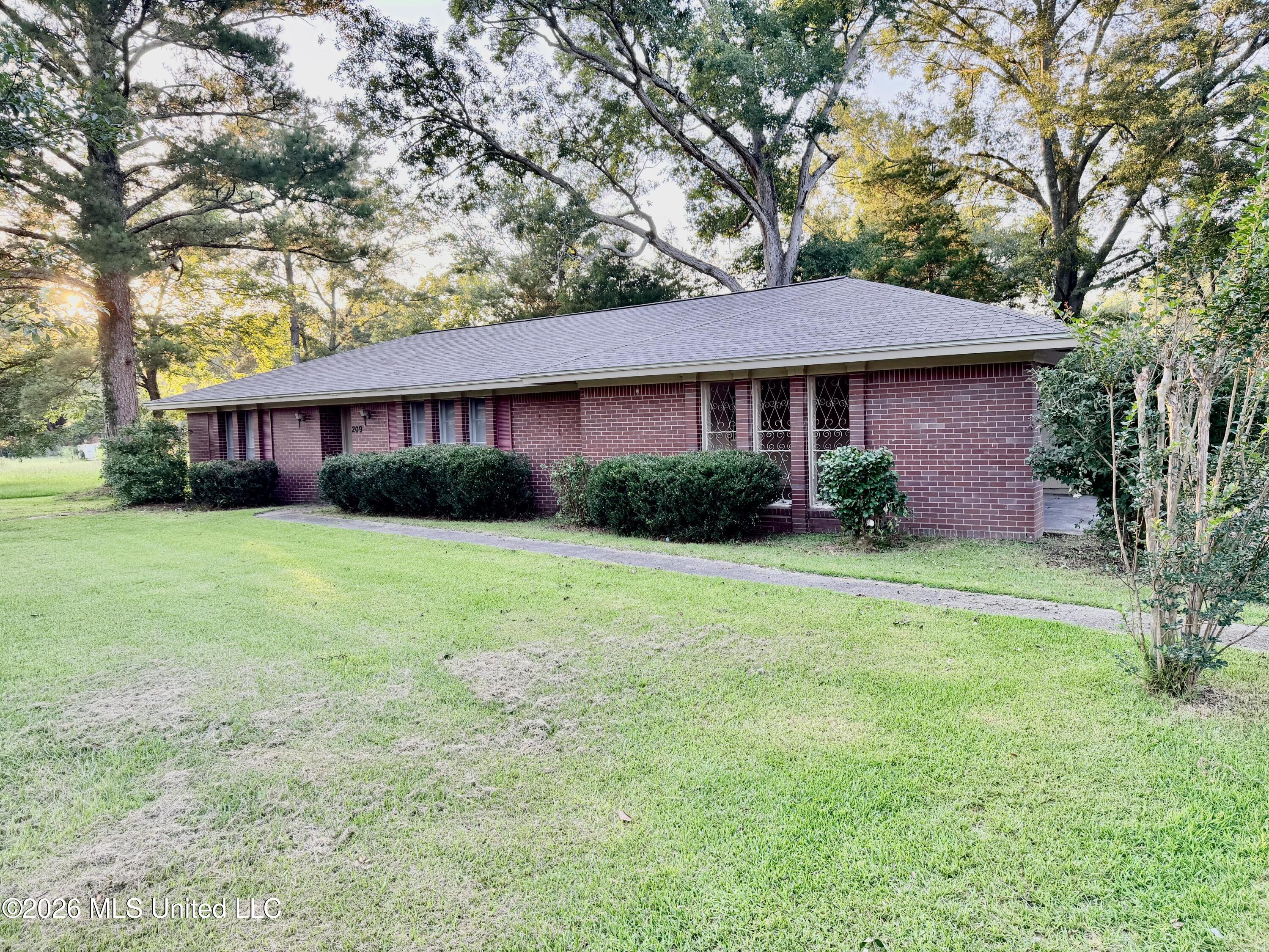 209 Swor Street Property Photo 3